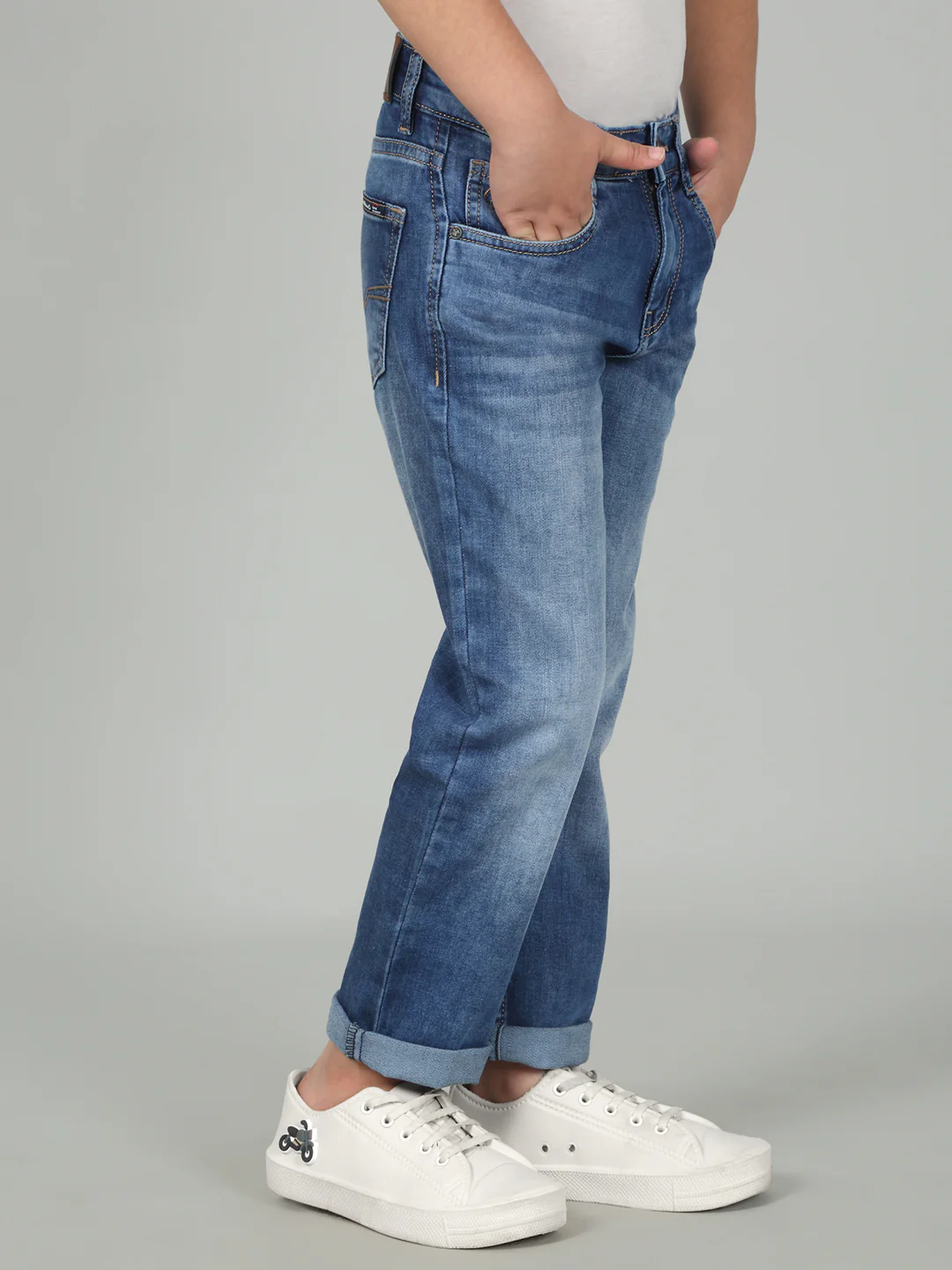 Blue Solid Cotton Denim Flat Front Mid Rise Full Length Regular Fit Casual Jeans For Boys - Image 3