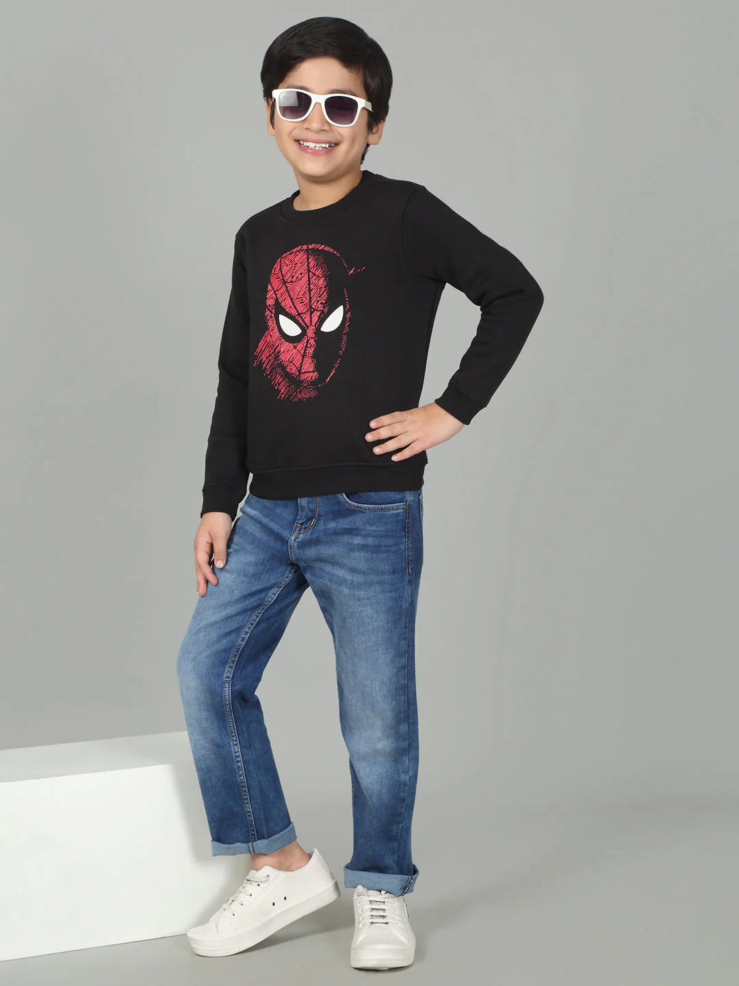 Blue Solid Cotton Denim Flat Front Mid Rise Full Length Regular Fit Casual Jeans For Boys - Image 4