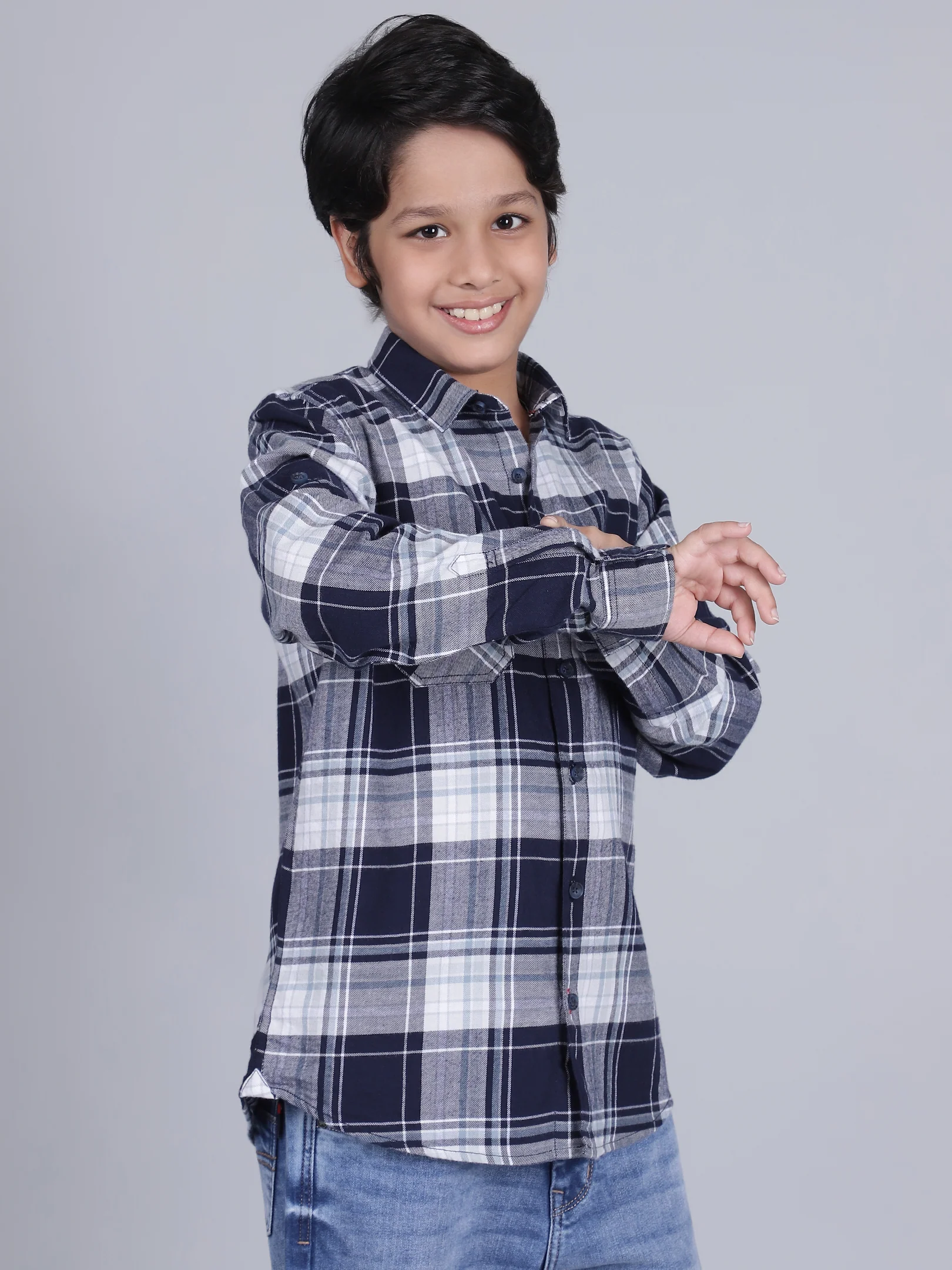 Boys Checkered Navy Blue Full Sleeves Spread Collar Casual Shirt - Image 4