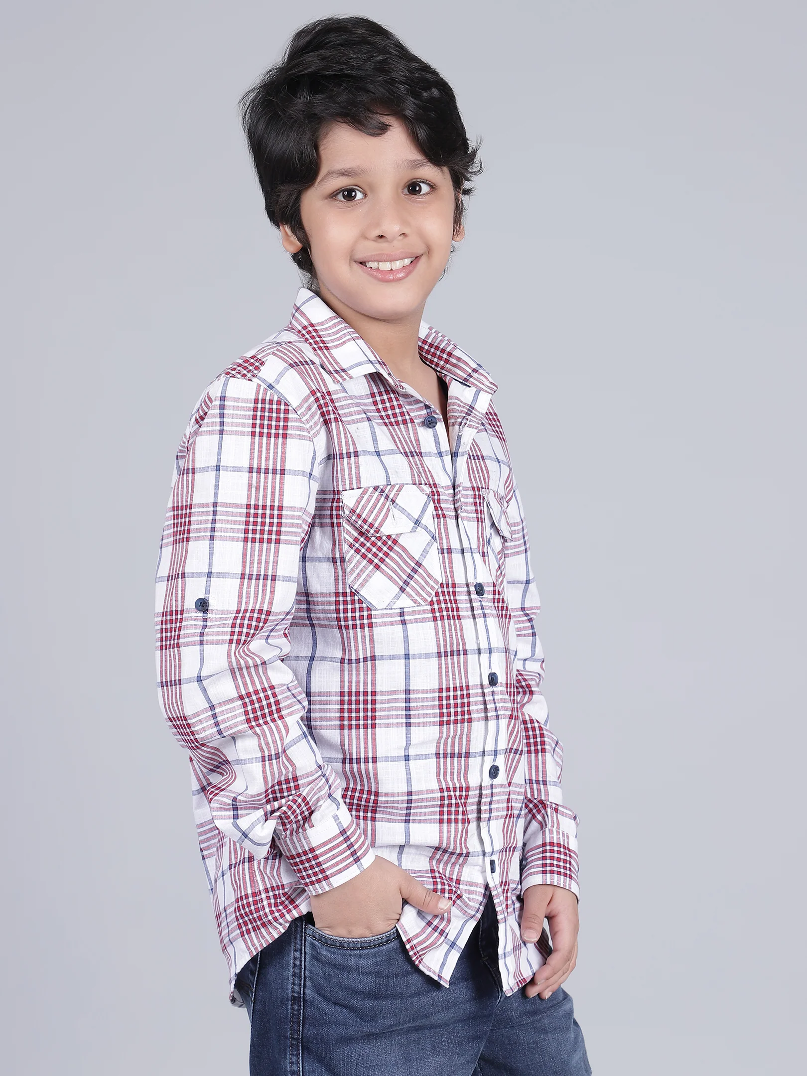 Boys Checkered White Full Sleeves Spread Collar Casual Shirt - Image 4