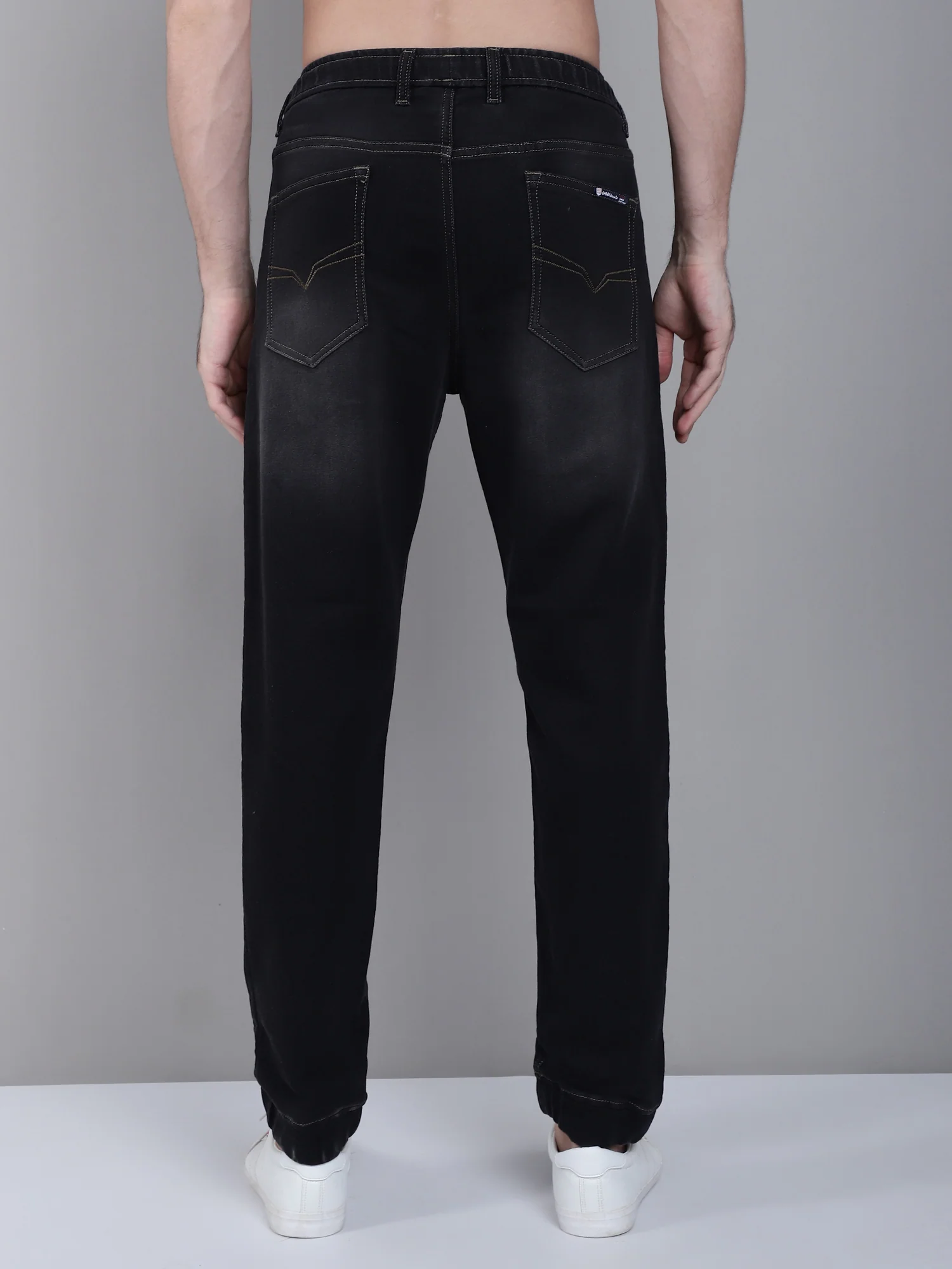 Black Solid Cotton Blend Mid Rise Full Length Regular Fit Casual Jogger For Men - Image 2