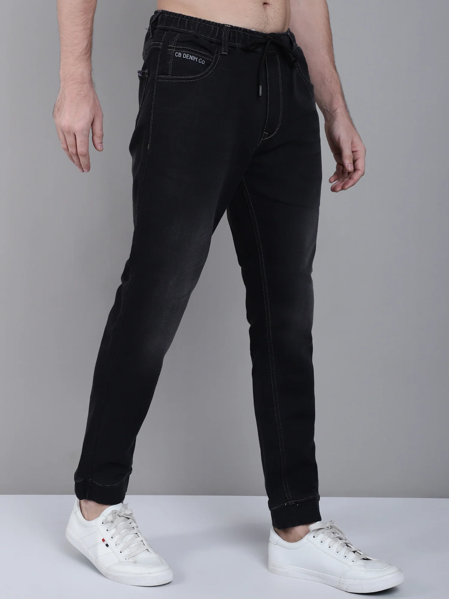 Black Solid Cotton Blend Mid Rise Full Length Regular Fit Casual Jogger For Men - Image 4