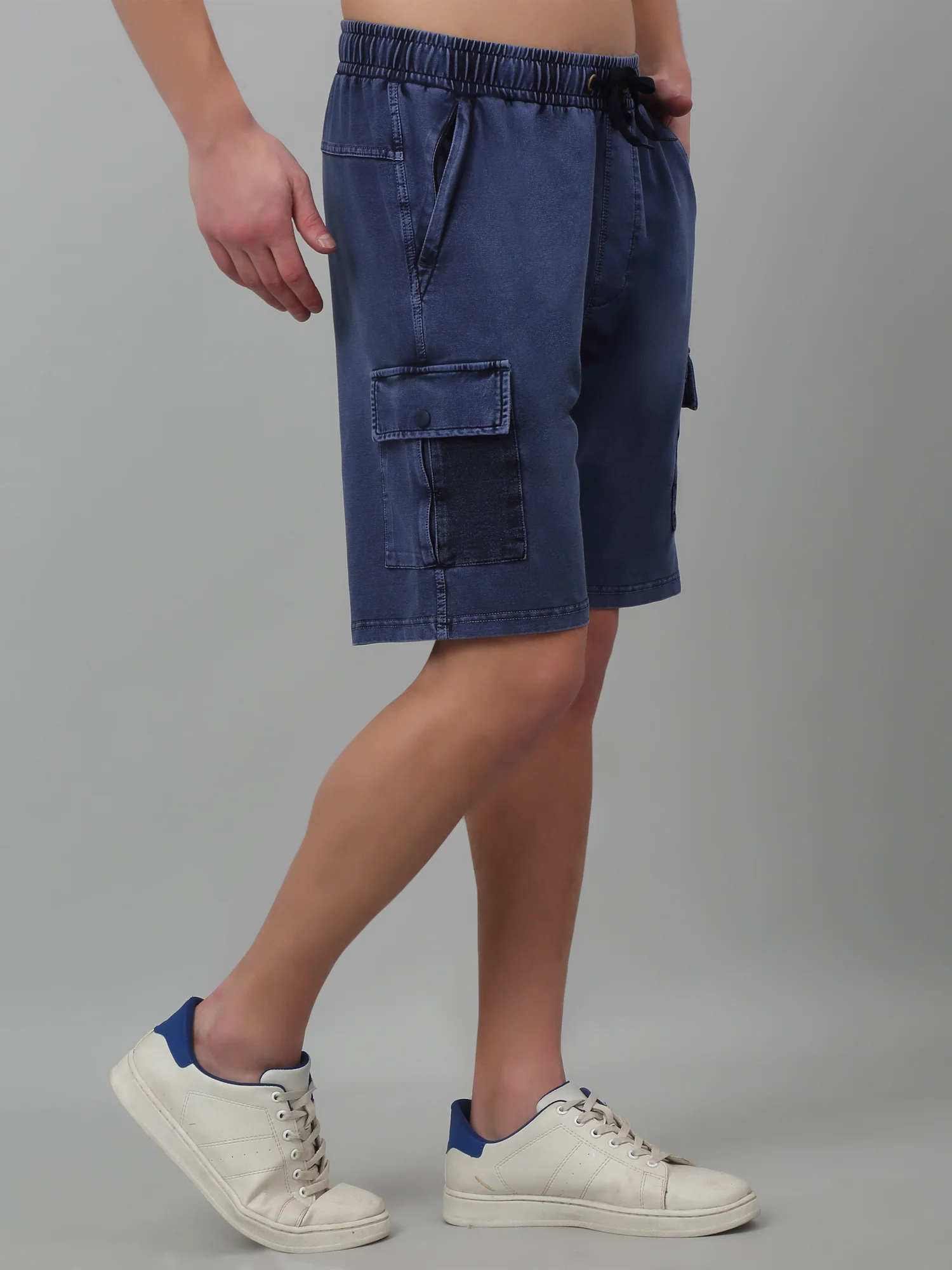 Blue Solid Above Knee Bermuda For Men - Image 3
