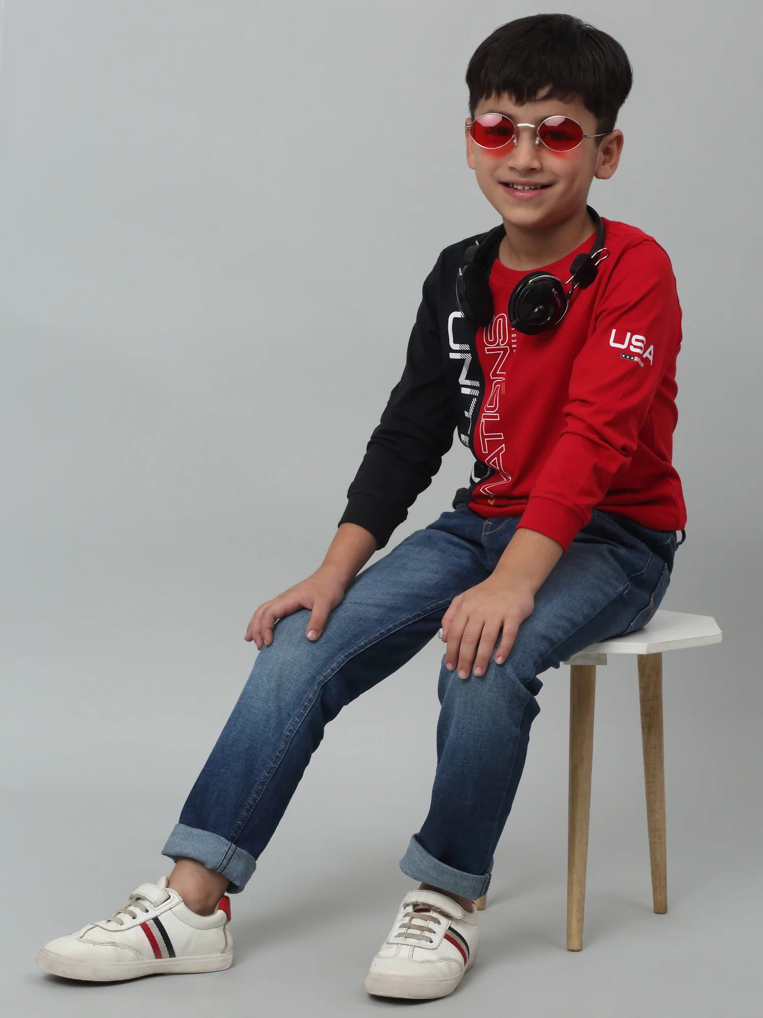 Boys Black Solid Cotton Denim Flat Front Mid Rise Full Length Casual Jeans - Image 5