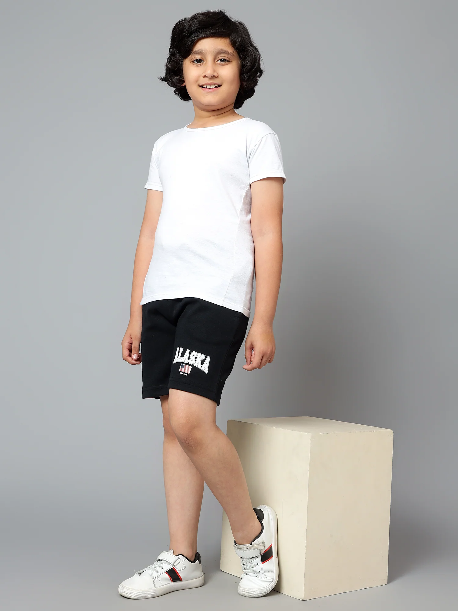 Boy's Navy Blue Printed Bermuda Shorts - Image 7