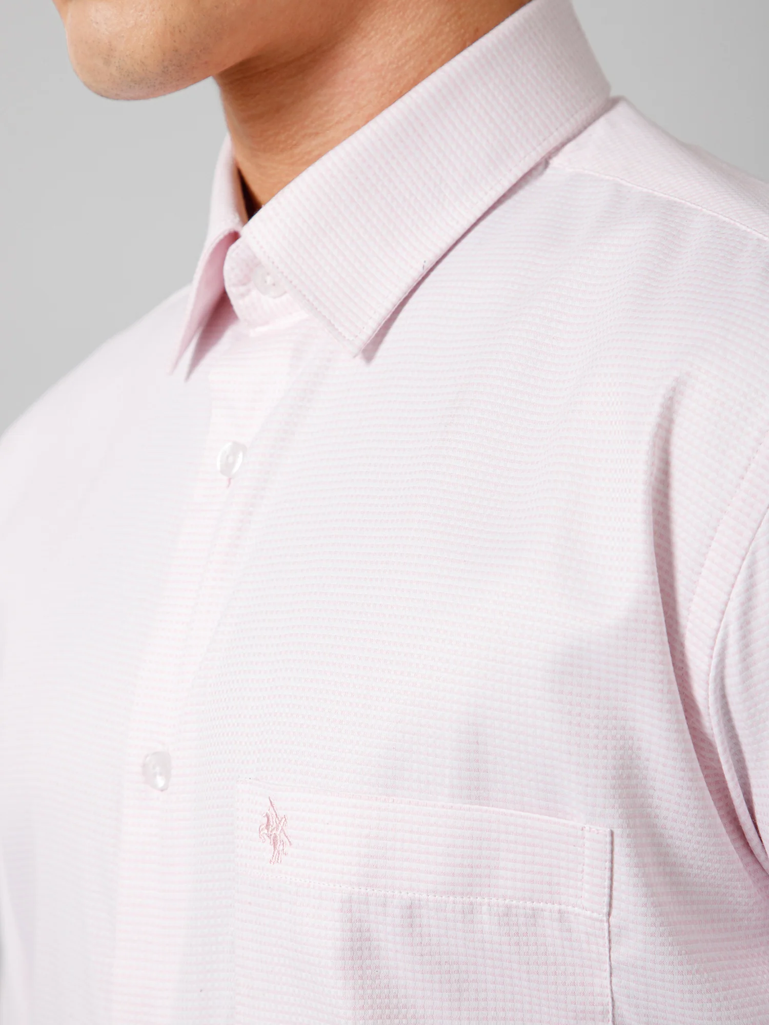 Men's Light Pink Formal Self Textured Full Sleeve Shirt - Image 4
