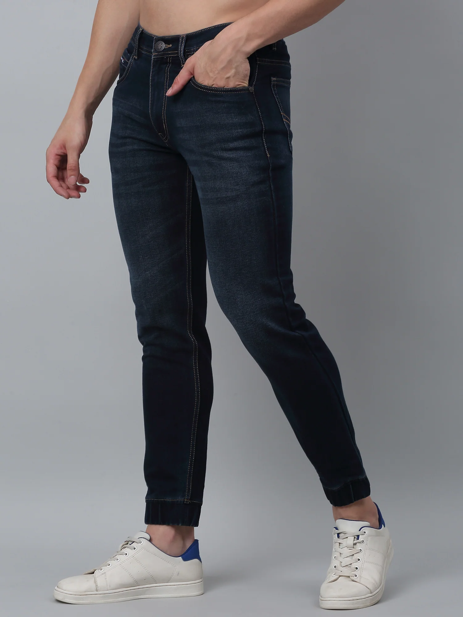 Dark Blue Solid Cotton Blend Mid Rise Full Length Regular Fit Casual Jogger For Men - Image 3