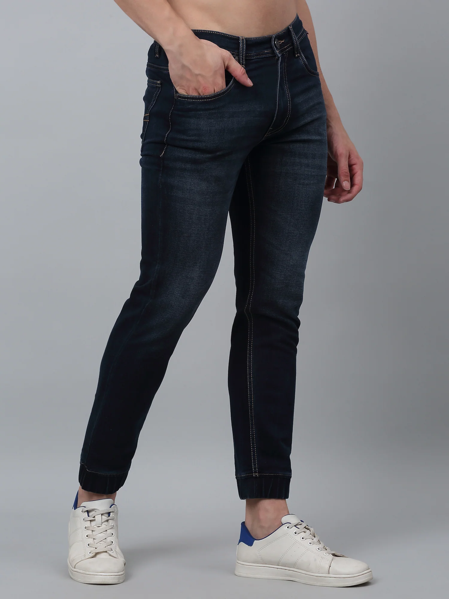 Dark Blue Solid Cotton Blend Mid Rise Full Length Regular Fit Casual Jogger For Men - Image 4