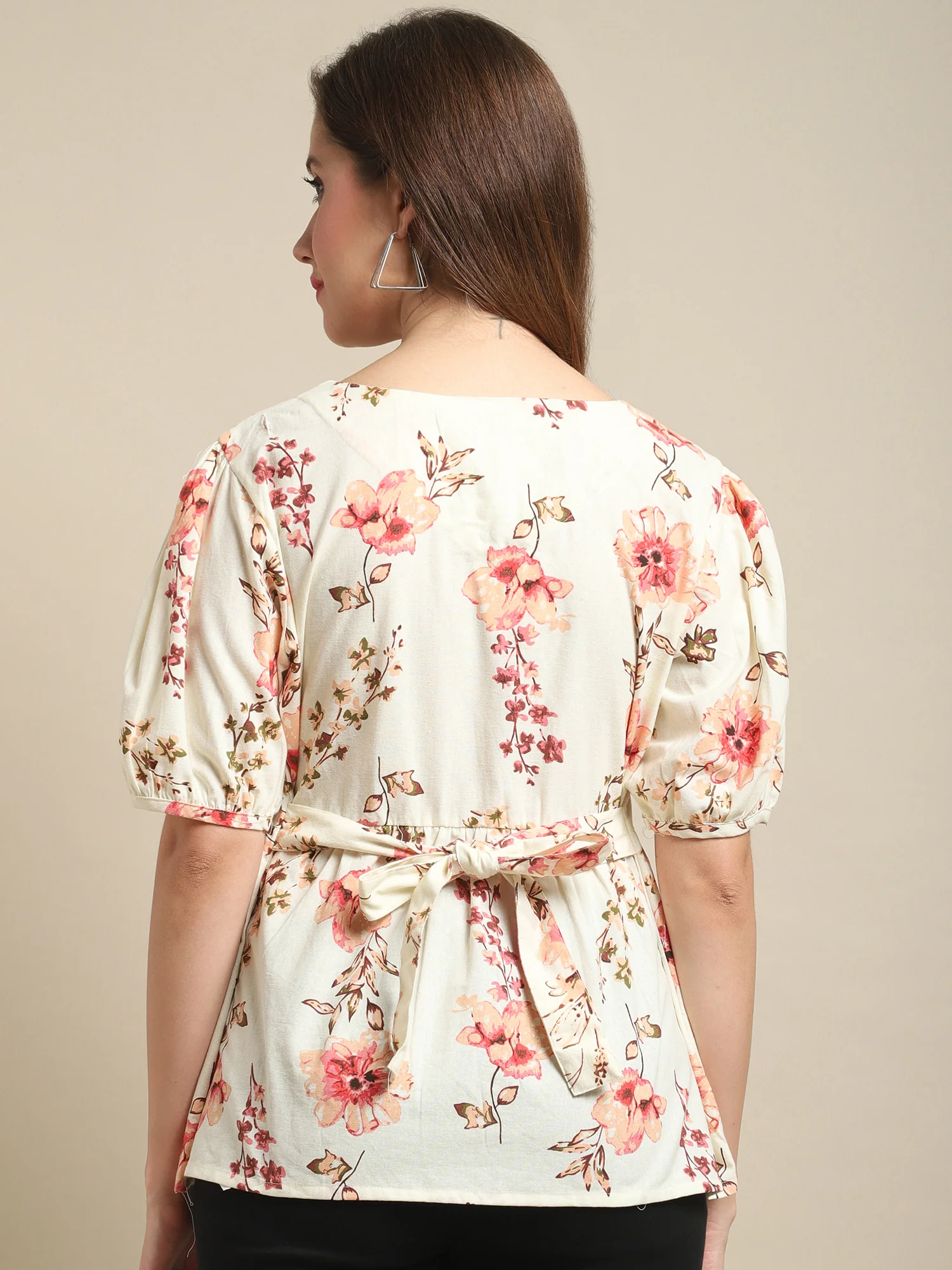 Women's Casual  Offwhite Floral Print V neck Top - Image 2
