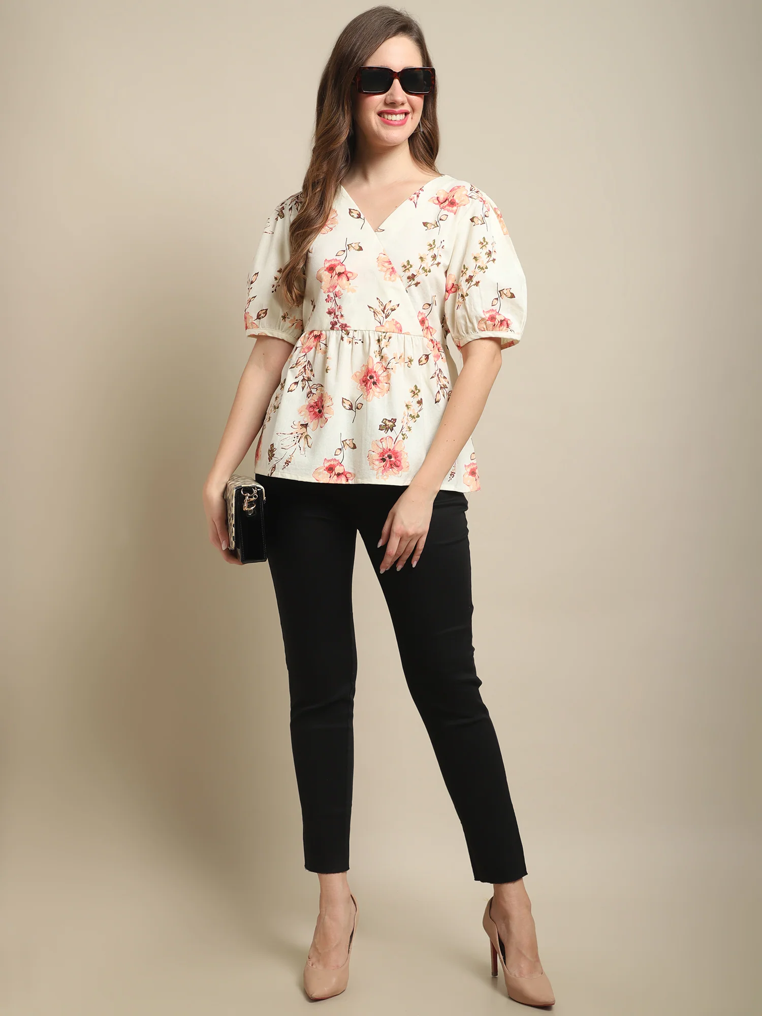Women's Casual  Offwhite Floral Print V neck Top - Image 5