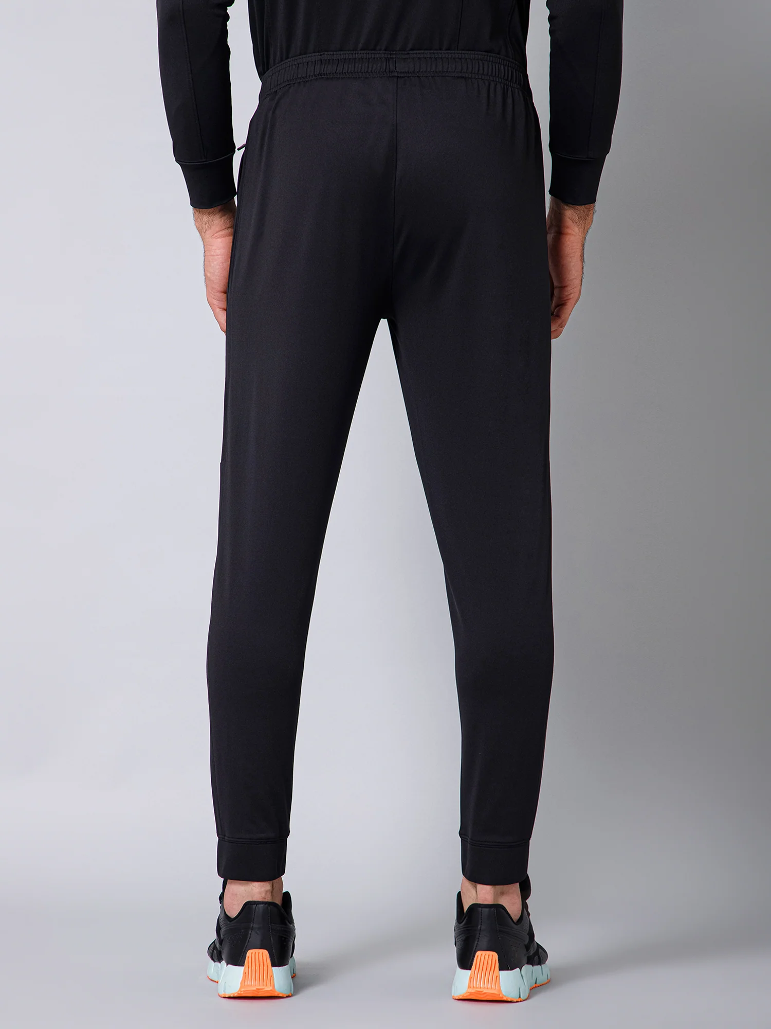 Men Black Solid Full Length Regular Fit Active Wear Track Pant - Image 4