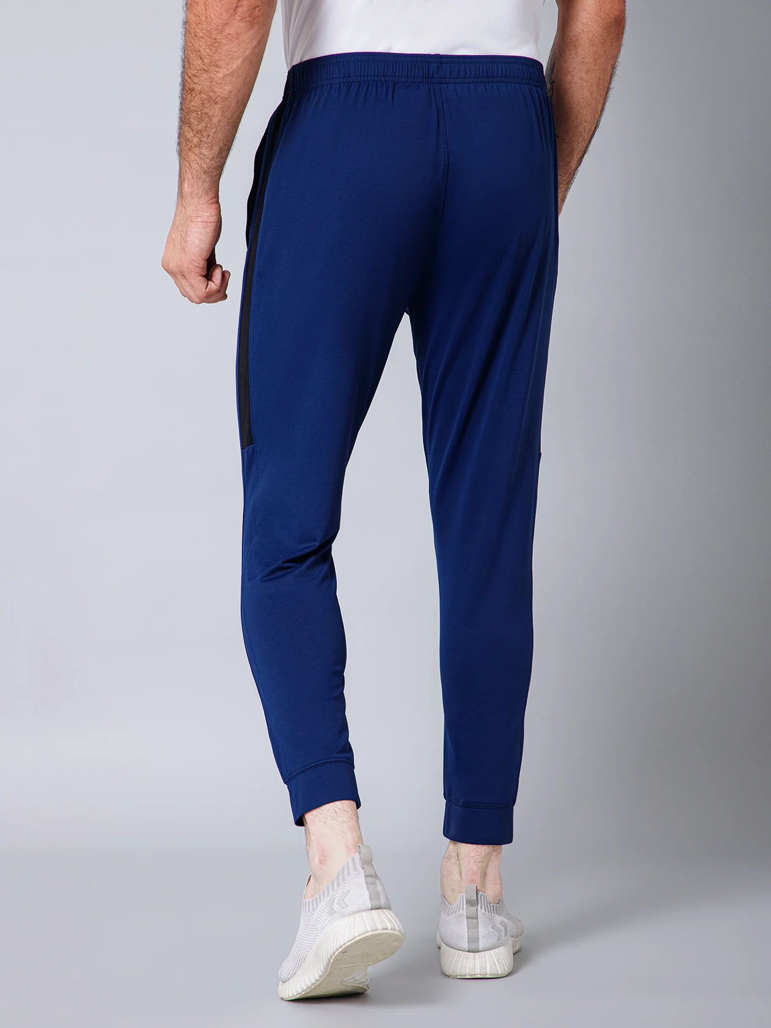 Men Blue Solid Full Length Regular Fit Active Wear Track Pant - Image 4