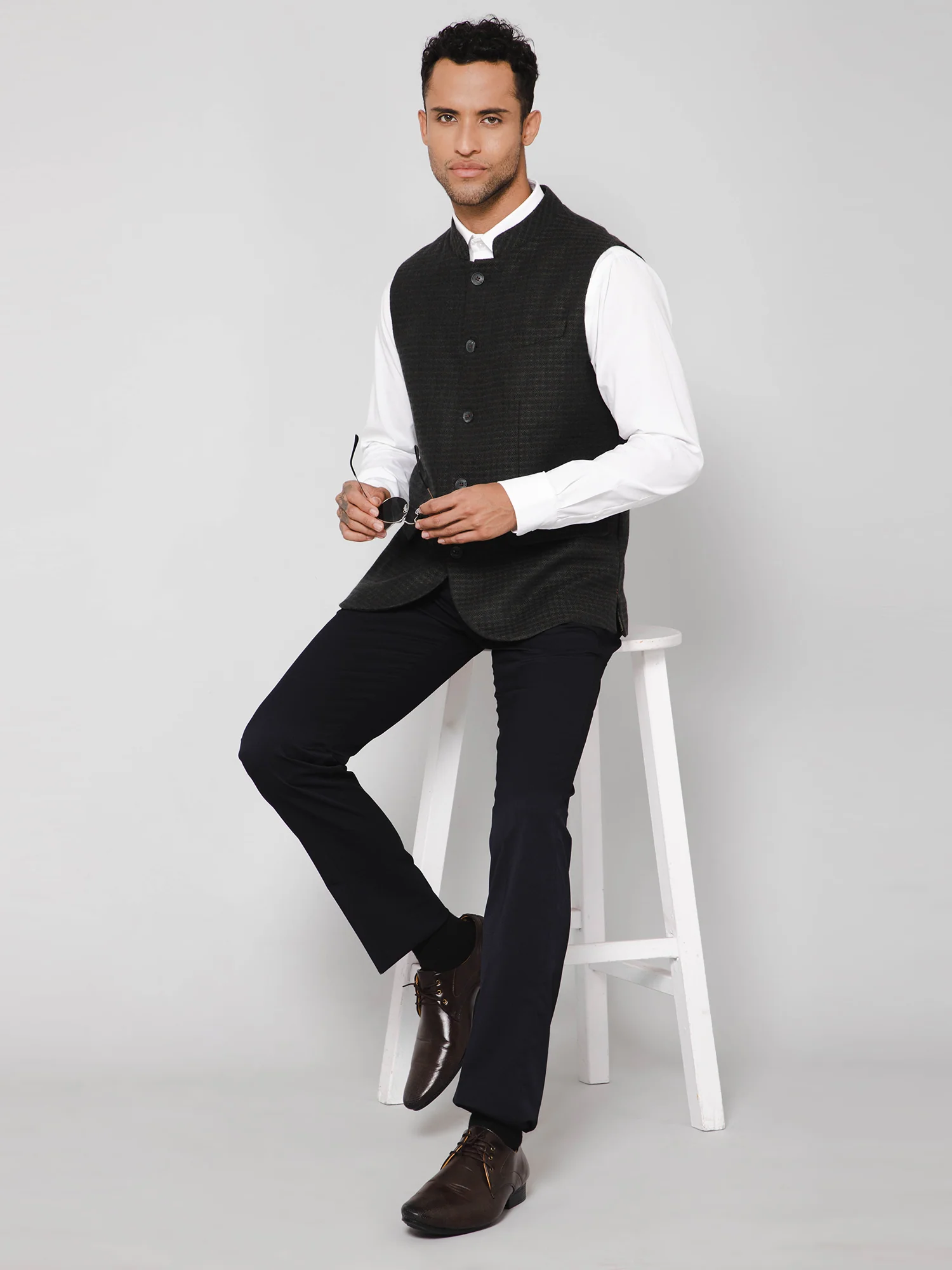 Men Green Waist Coat - Image 5
