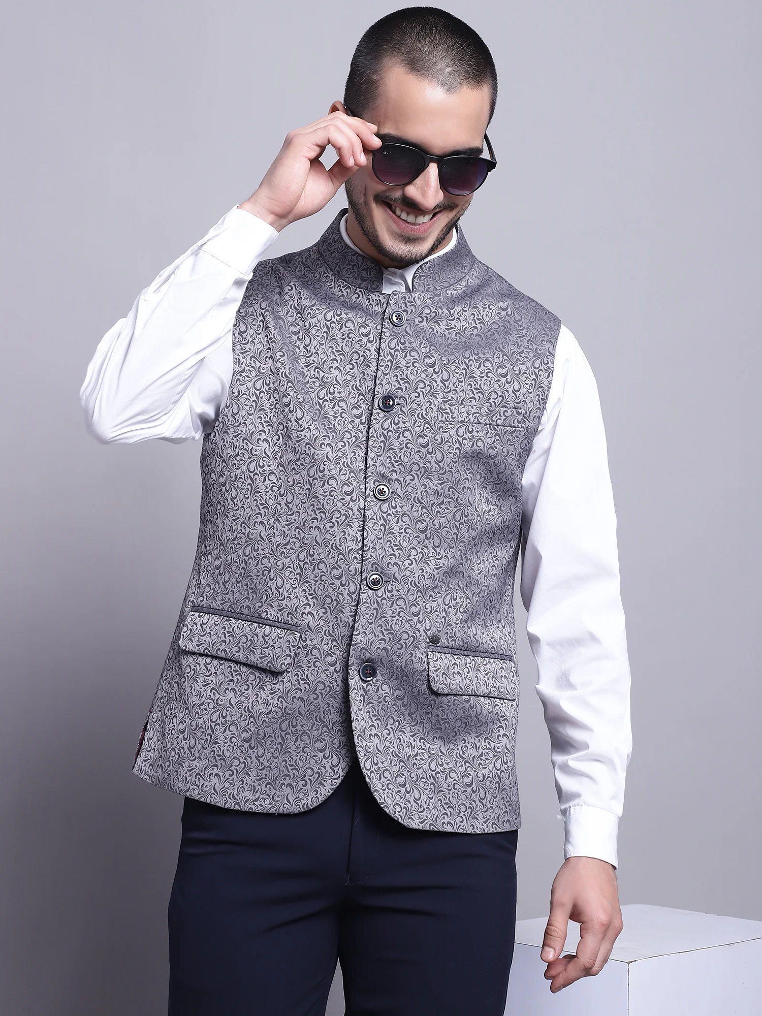 Men Grey Waist Coat - Image 6