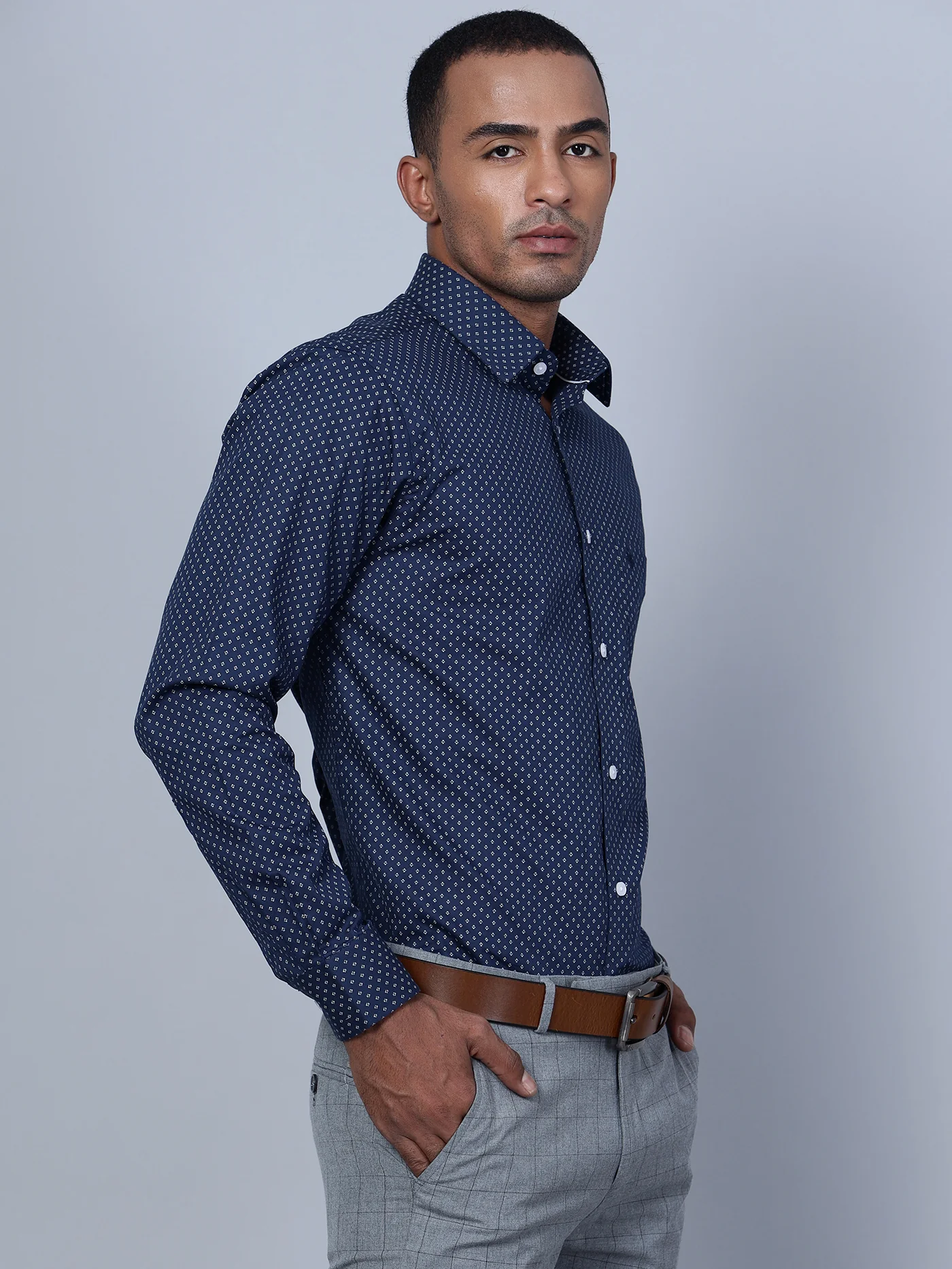 Men's Navy Blue Formal Geometric Ditsy print Full Sleeve Shirt - Image 2