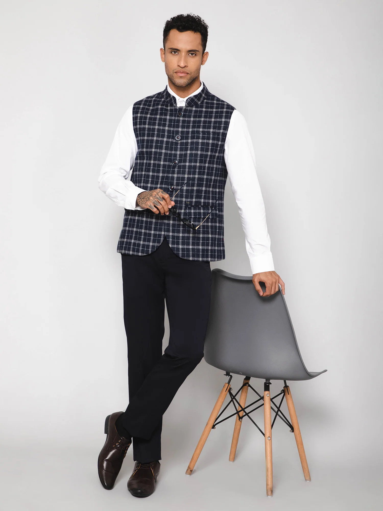 Men Navy Waist Coat - Image 5