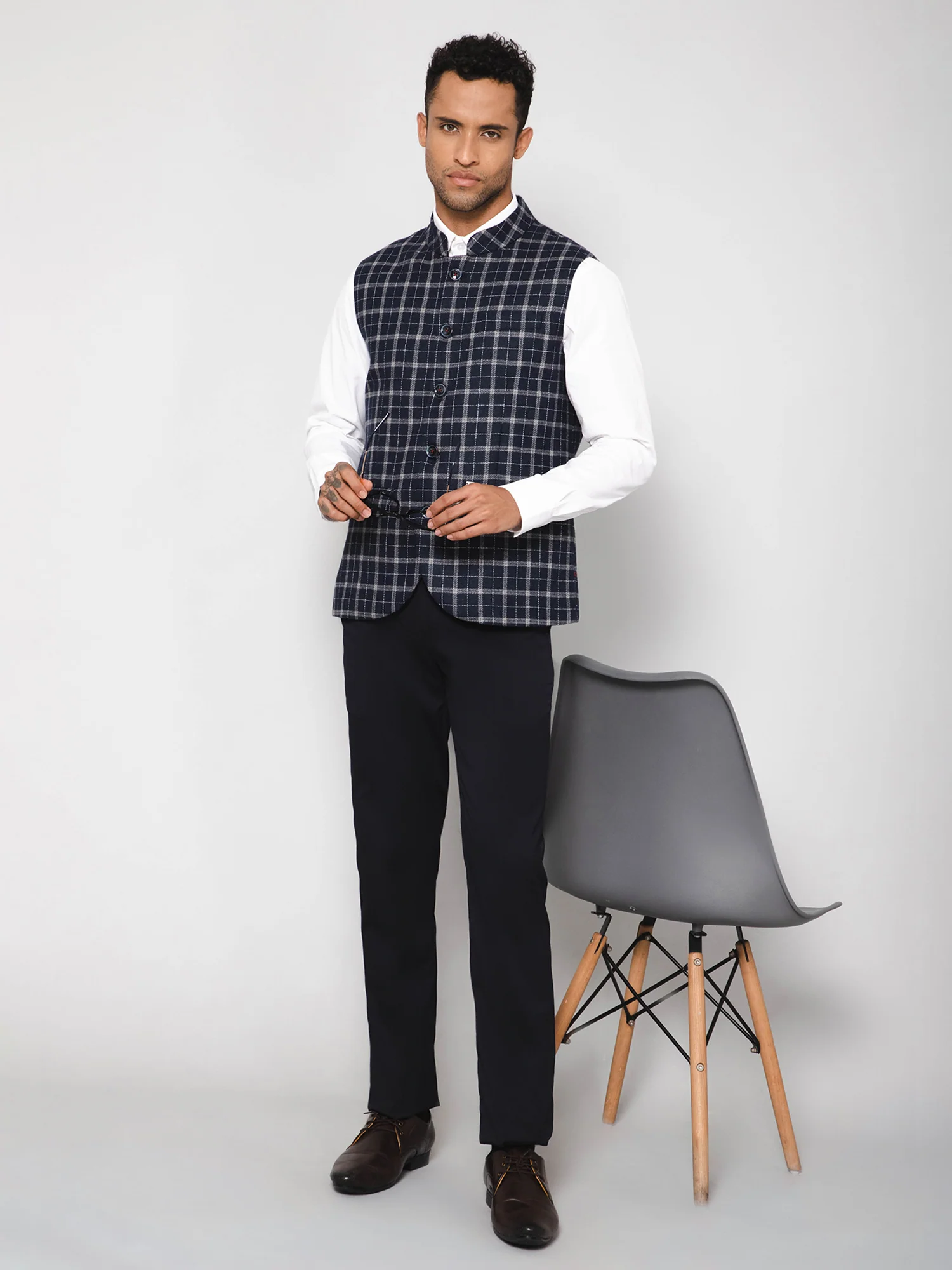 Men Navy Waist Coat - Image 6