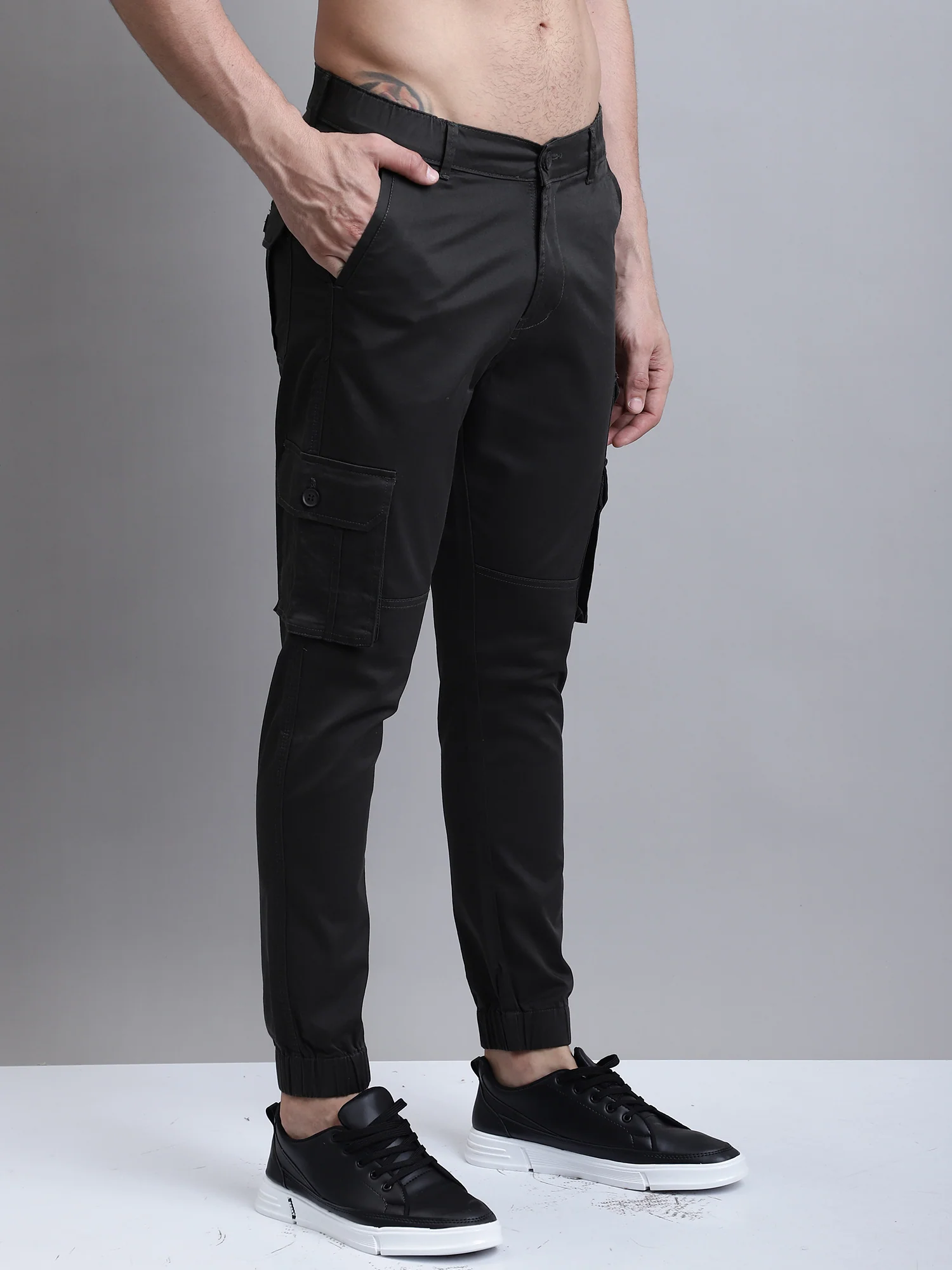 Men Olive Solid Casual Cargo - Image 3