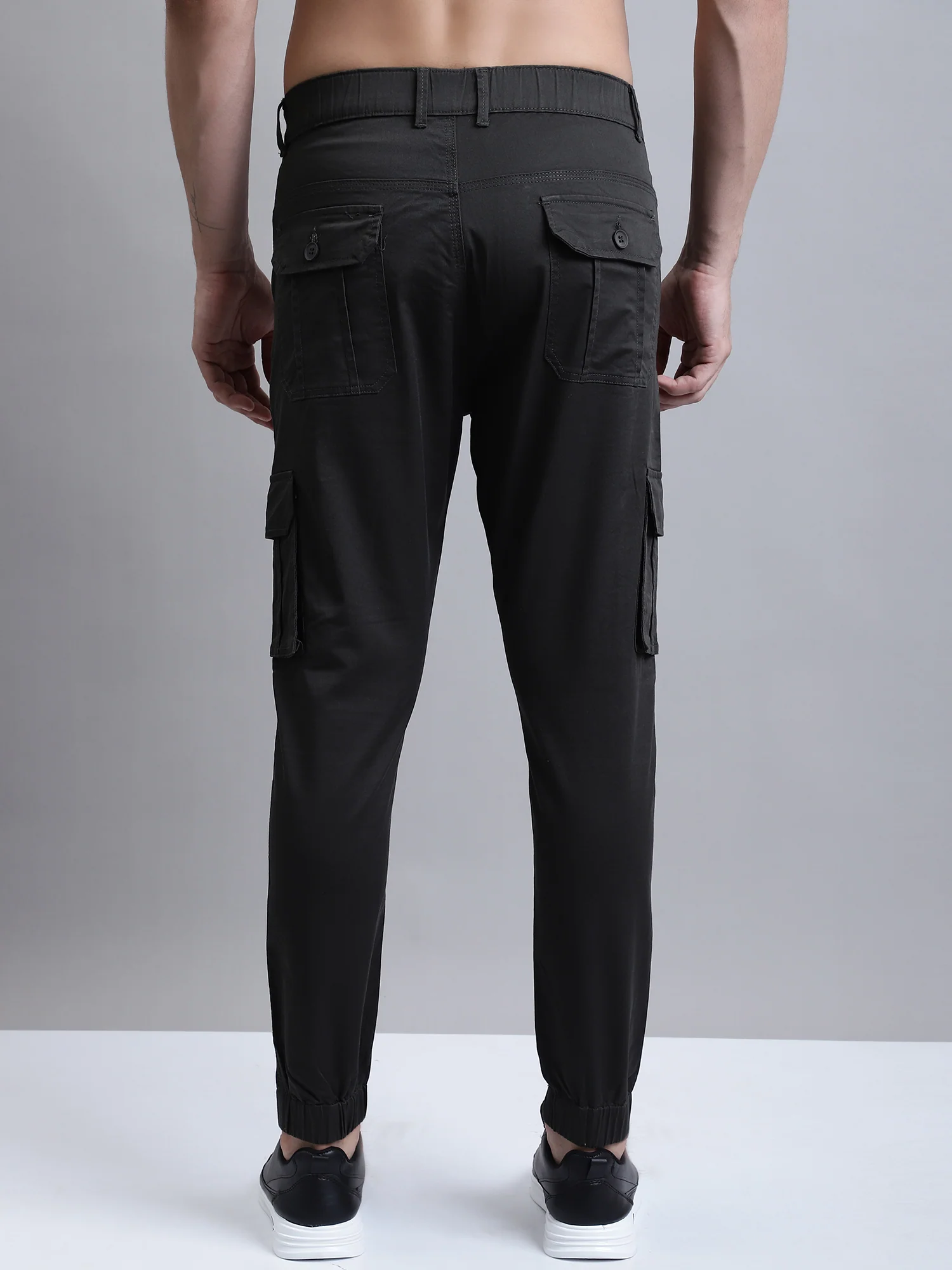 Men Olive Solid Casual Cargo - Image 4
