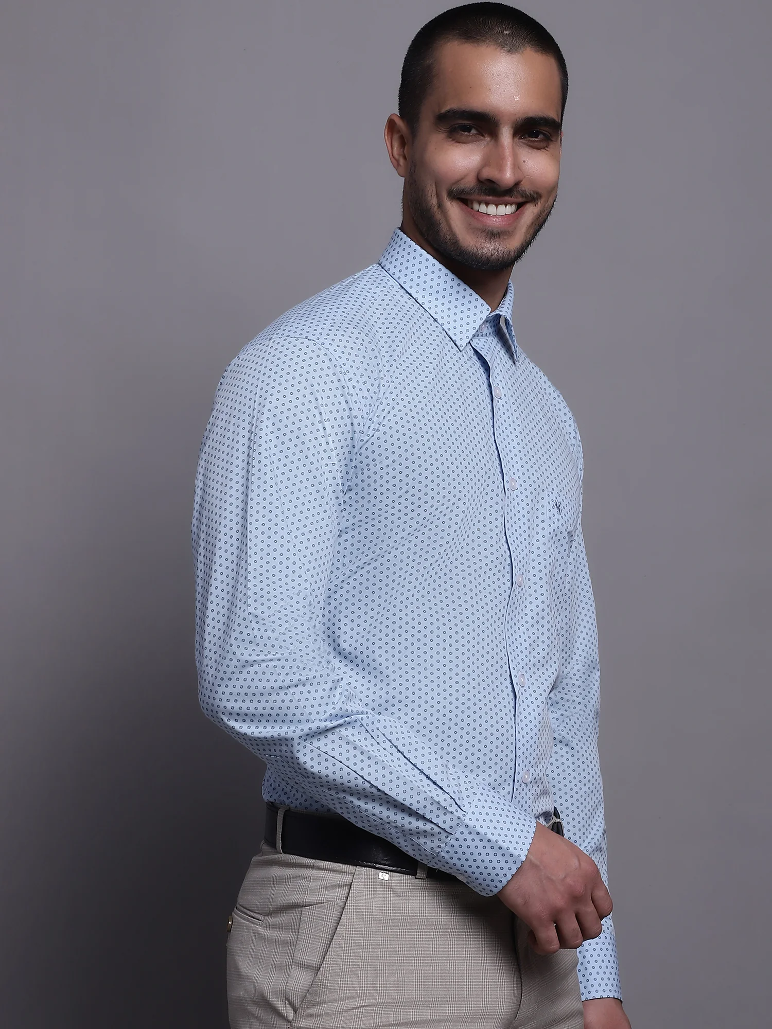 Men's Light Blue Formal Geometric Ditsy print Full Sleeve Shirt - Image 4