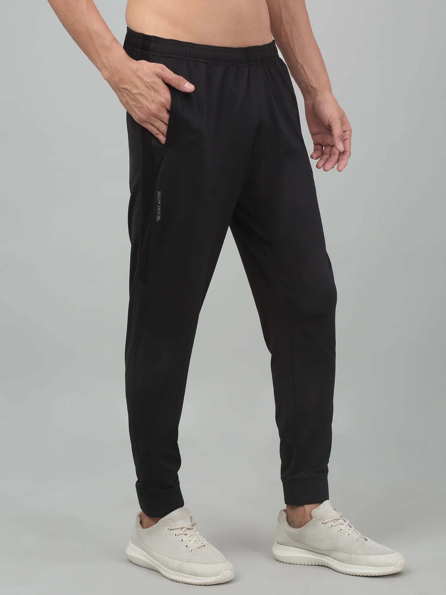Men's Black Soild Stretchable Track Pant - Image 4