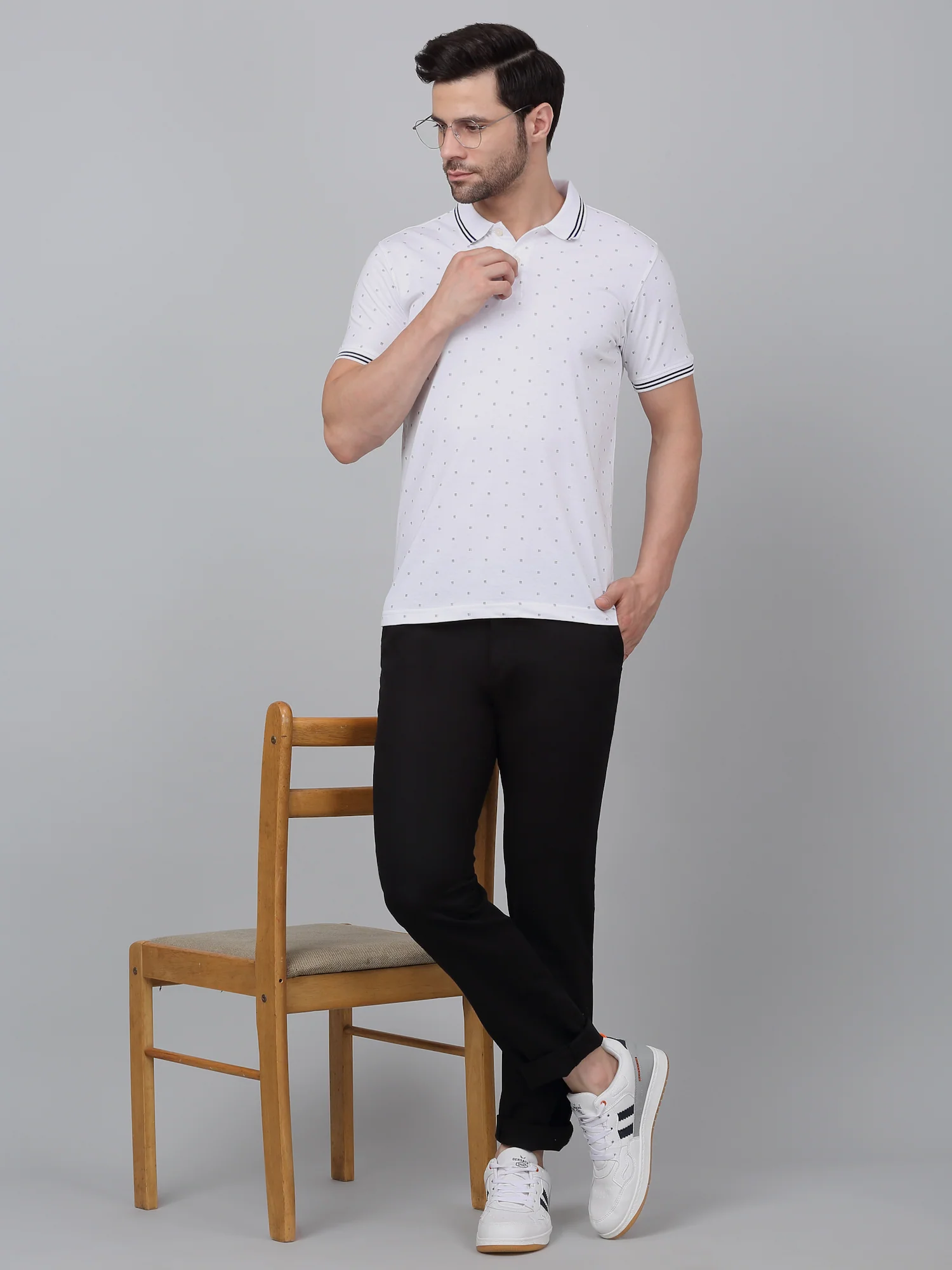 Men's Black Solid Non-Pleated Stretchable Casual Trouser - Image 6