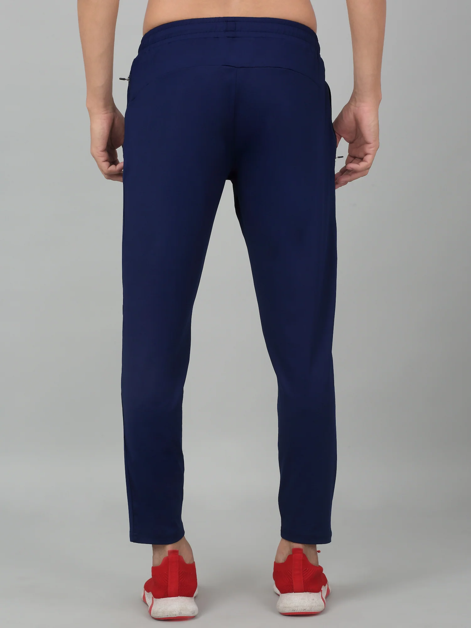 Men's Blue Solid Stretchable Active Wear Track Pant - Image 2