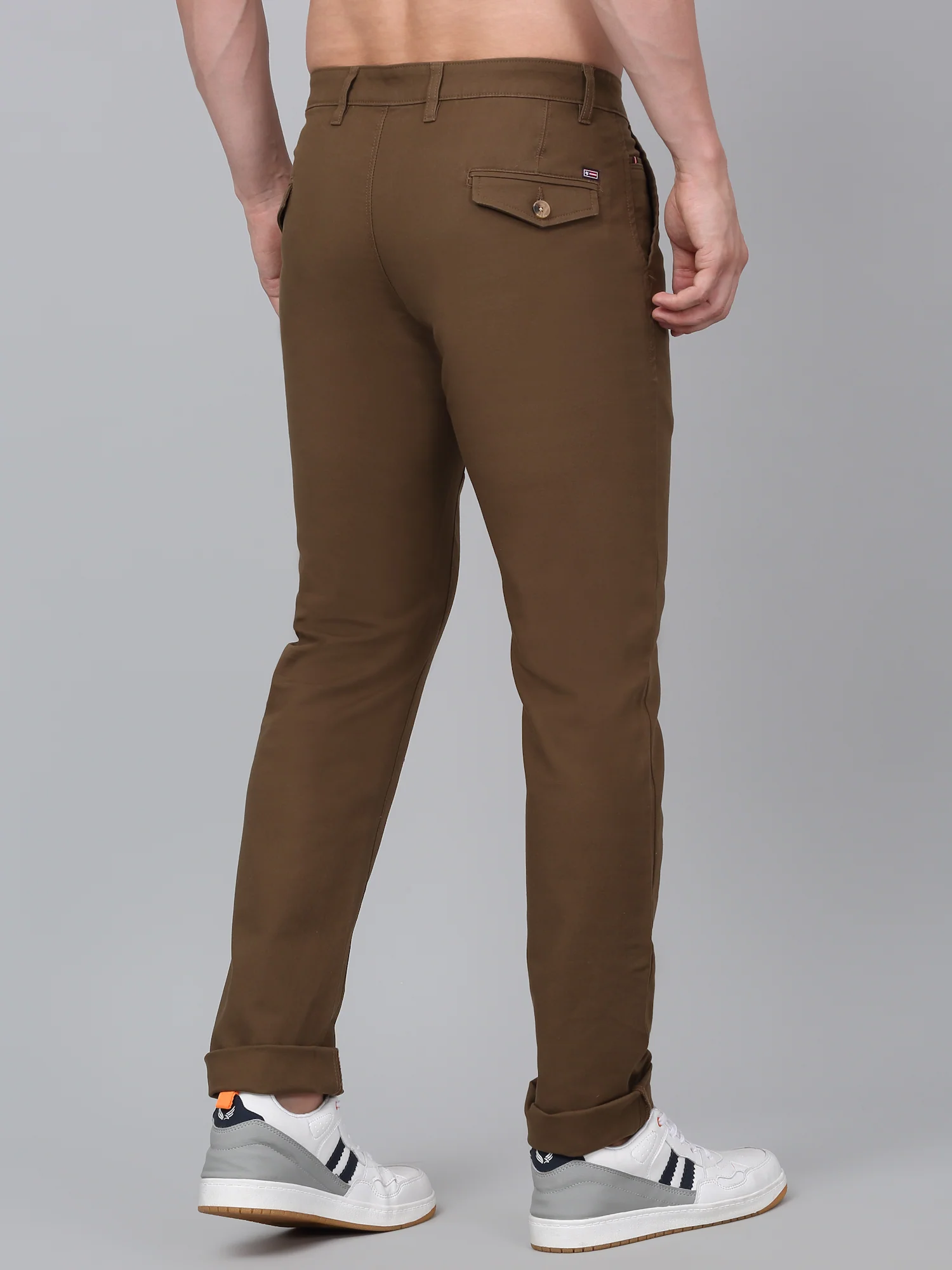 Men's Brown Solid Non-Pleated Stretchable Casual Trouser - Image 2
