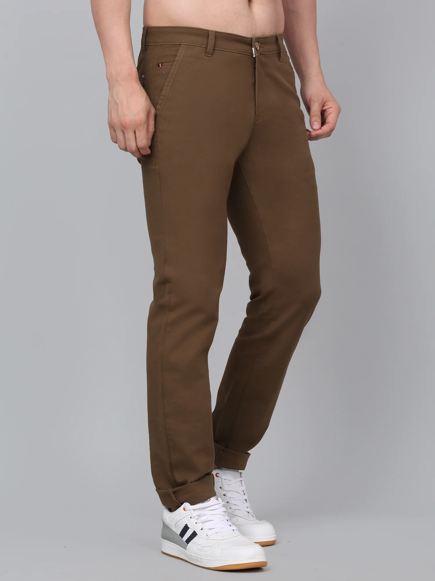 Men's Brown Solid Non-Pleated Stretchable Casual Trouser - Image 3