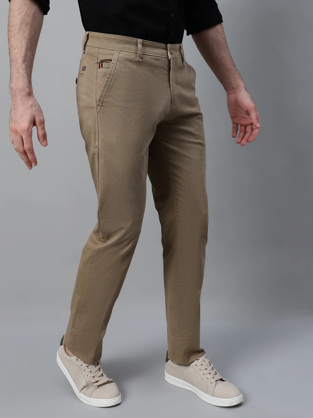 Men's Khaki Self Design Non-Pleated Casual Trouser - Image 4