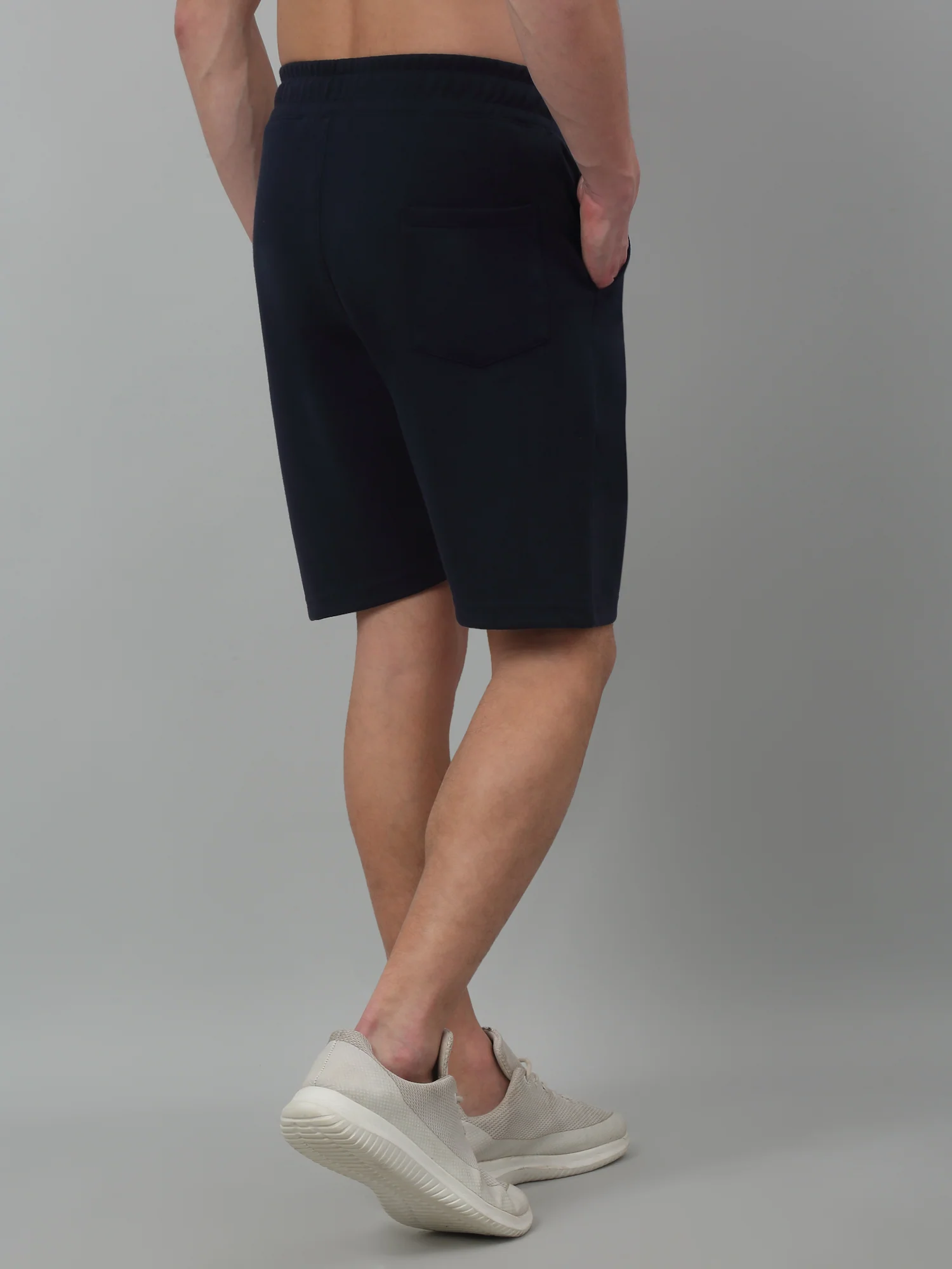 Navy Blue Solid Above Knee Bermuda For Men - Image 2