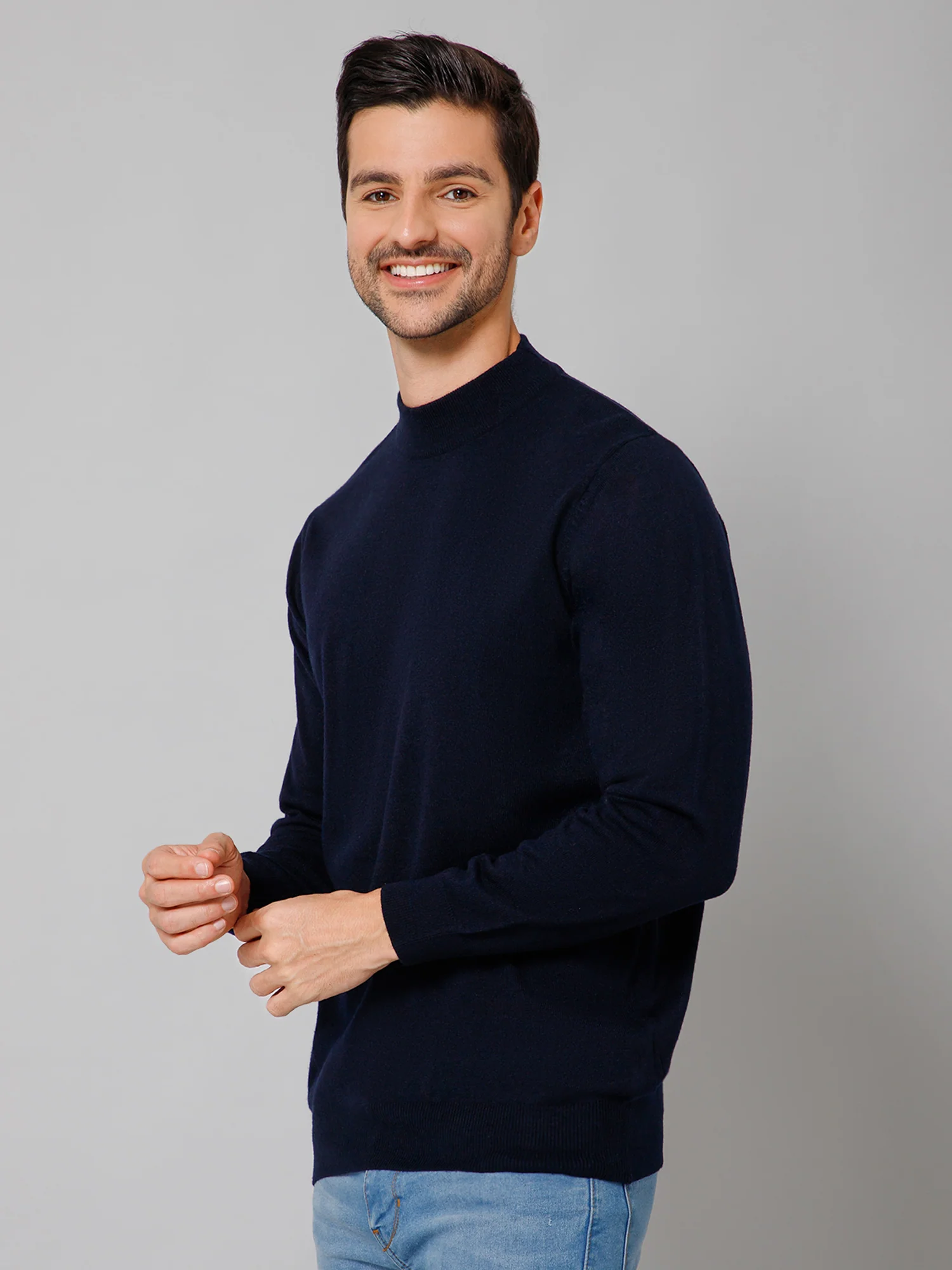 Solid Navy Blue Full Sleeves Round Neck Regular Fit Casual Sweater for Men - Image 2