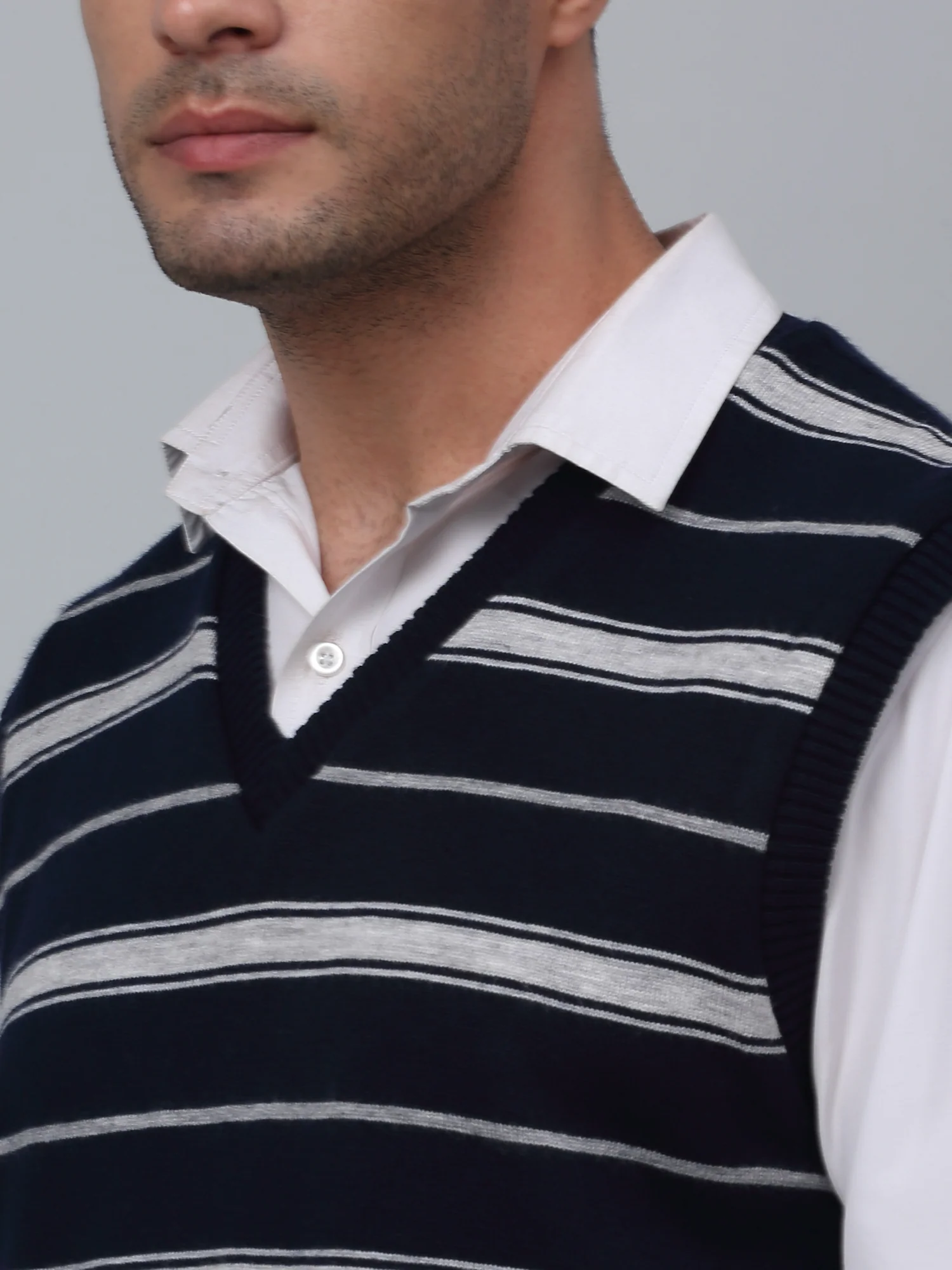 Solid Navy Blue Sleeveless V Neck Reversible Regular Fit Casual Sweater for Men - Image 4