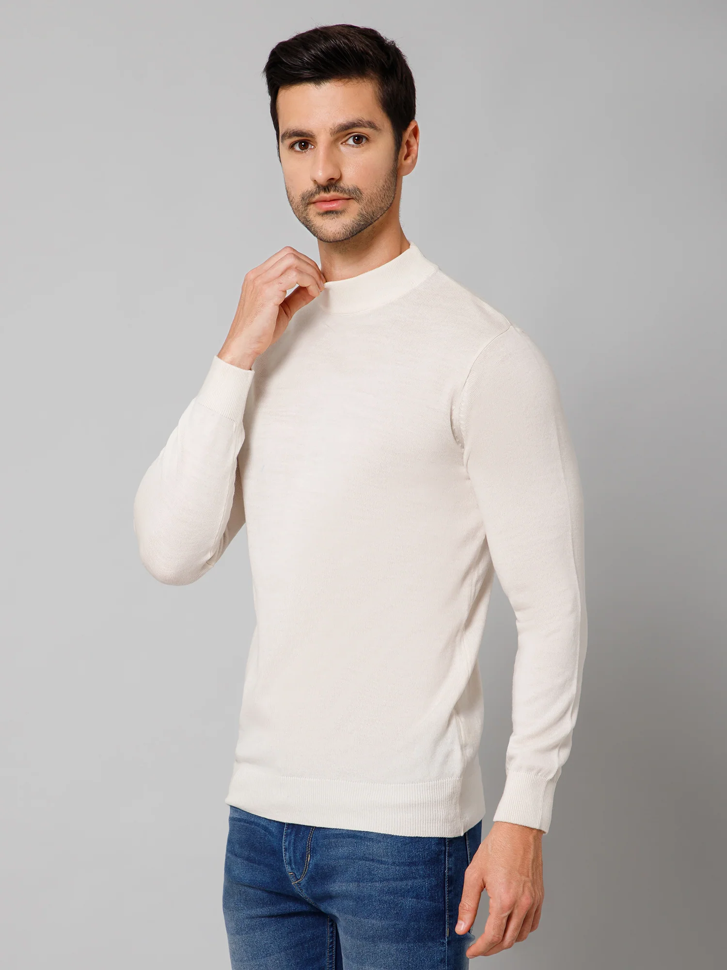 Solid Off White Full Sleeves Round Neck Regular Fit Casual Sweater for Men - Image 2
