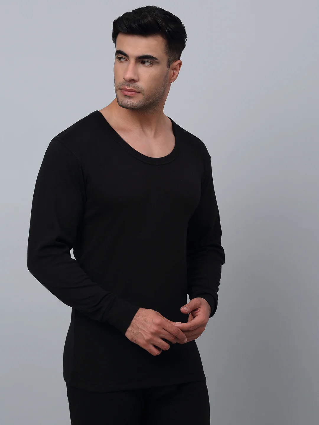 Solid Round Neck Full Sleeves Black Thermal Top For Men - Image 3