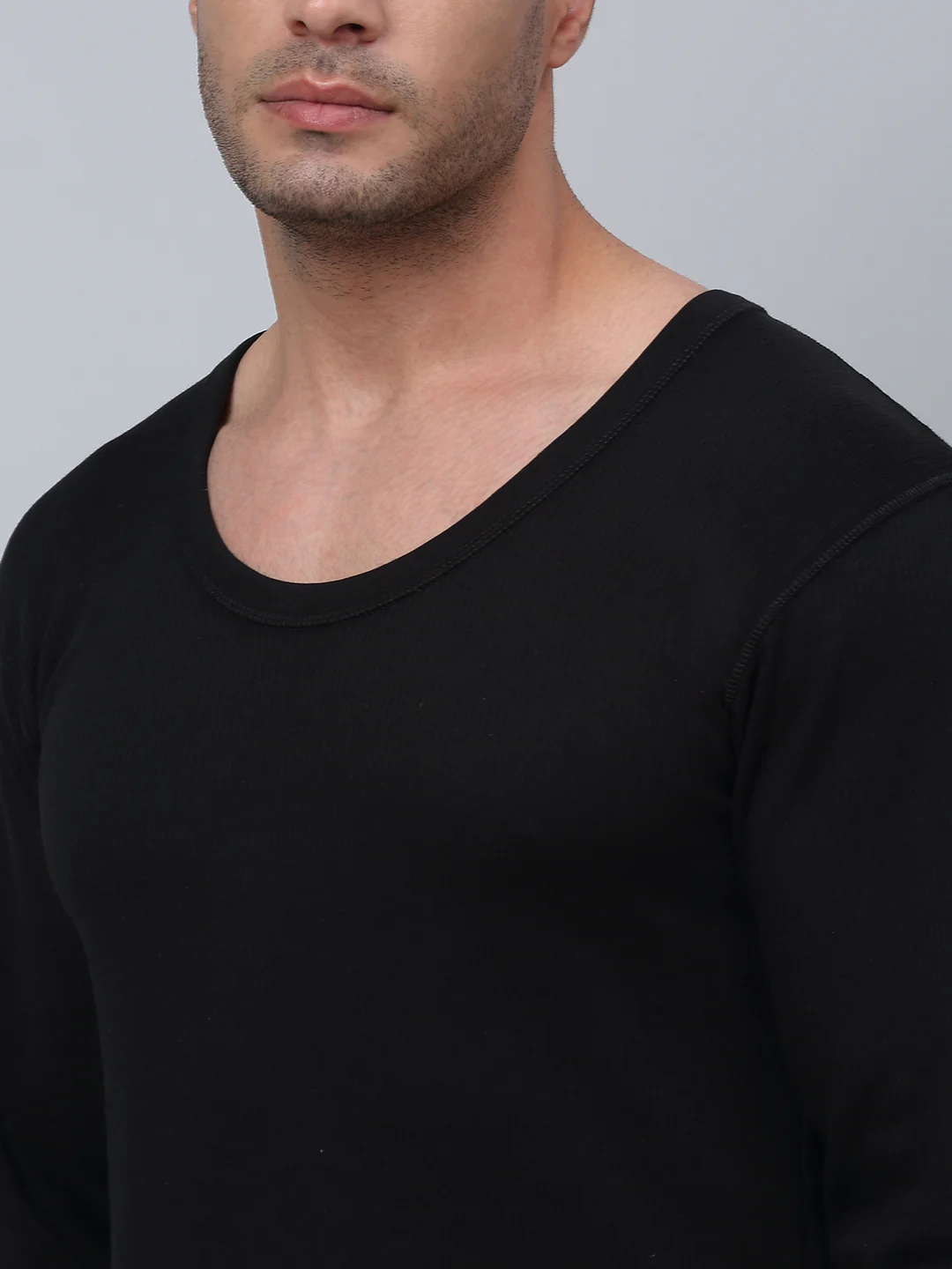 Solid Round Neck Full Sleeves Black Thermal Top For Men - Image 4