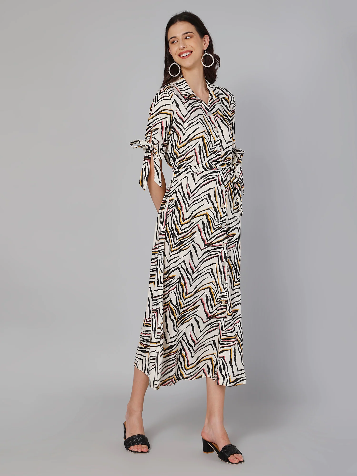 Women's Casual Shirt Collar Cream Chevron Print Shirt Dress - Image 2