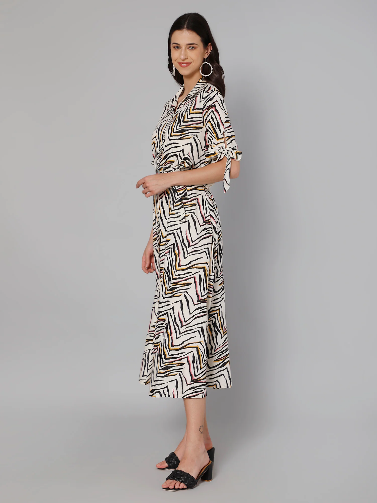 Women's Casual Shirt Collar Cream Chevron Print Shirt Dress - Image 3