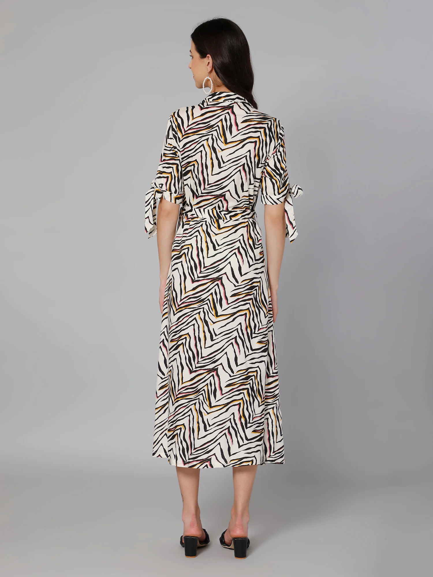 Women's Casual Shirt Collar Cream Chevron Print Shirt Dress - Image 4