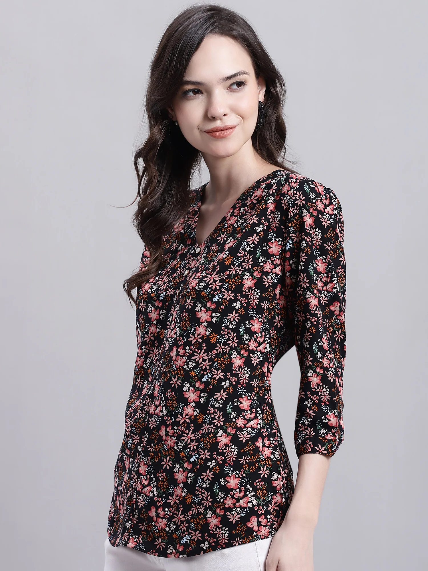 Women's Casual  Black Floral Print V neck Top - Image 3