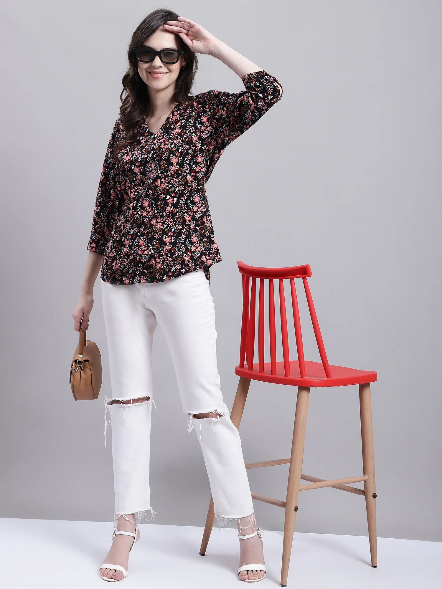 Women's Casual  Black Floral Print V neck Top - Image 5