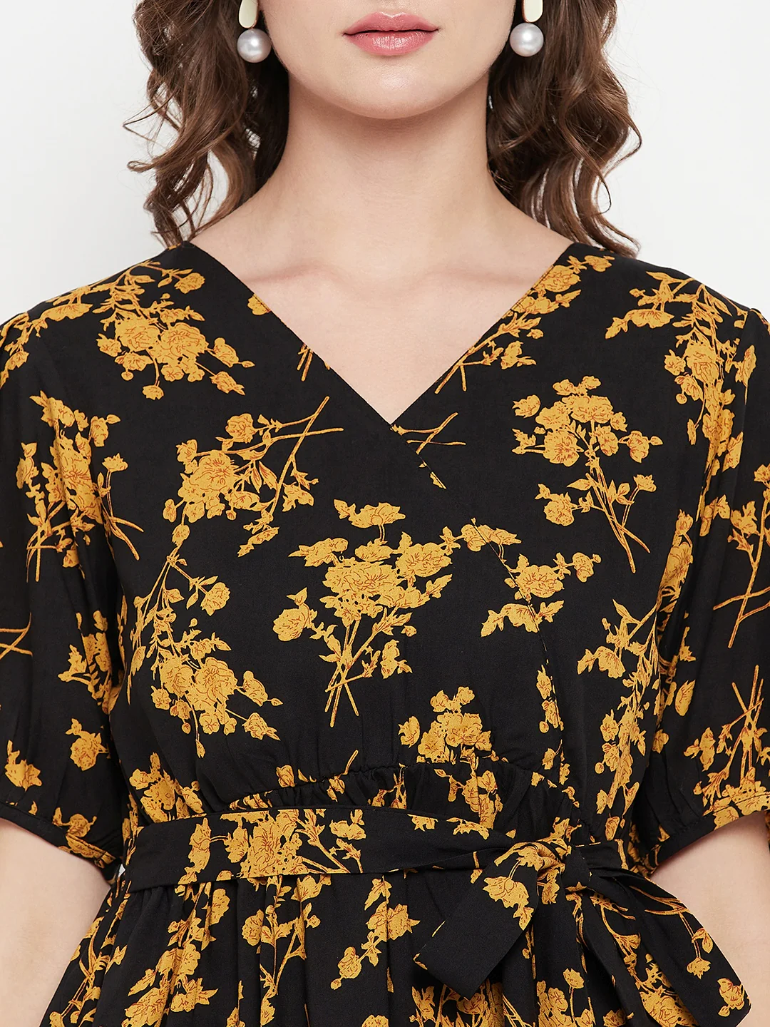 Women's Casual  Black Floral Print V neck Top - Image 6