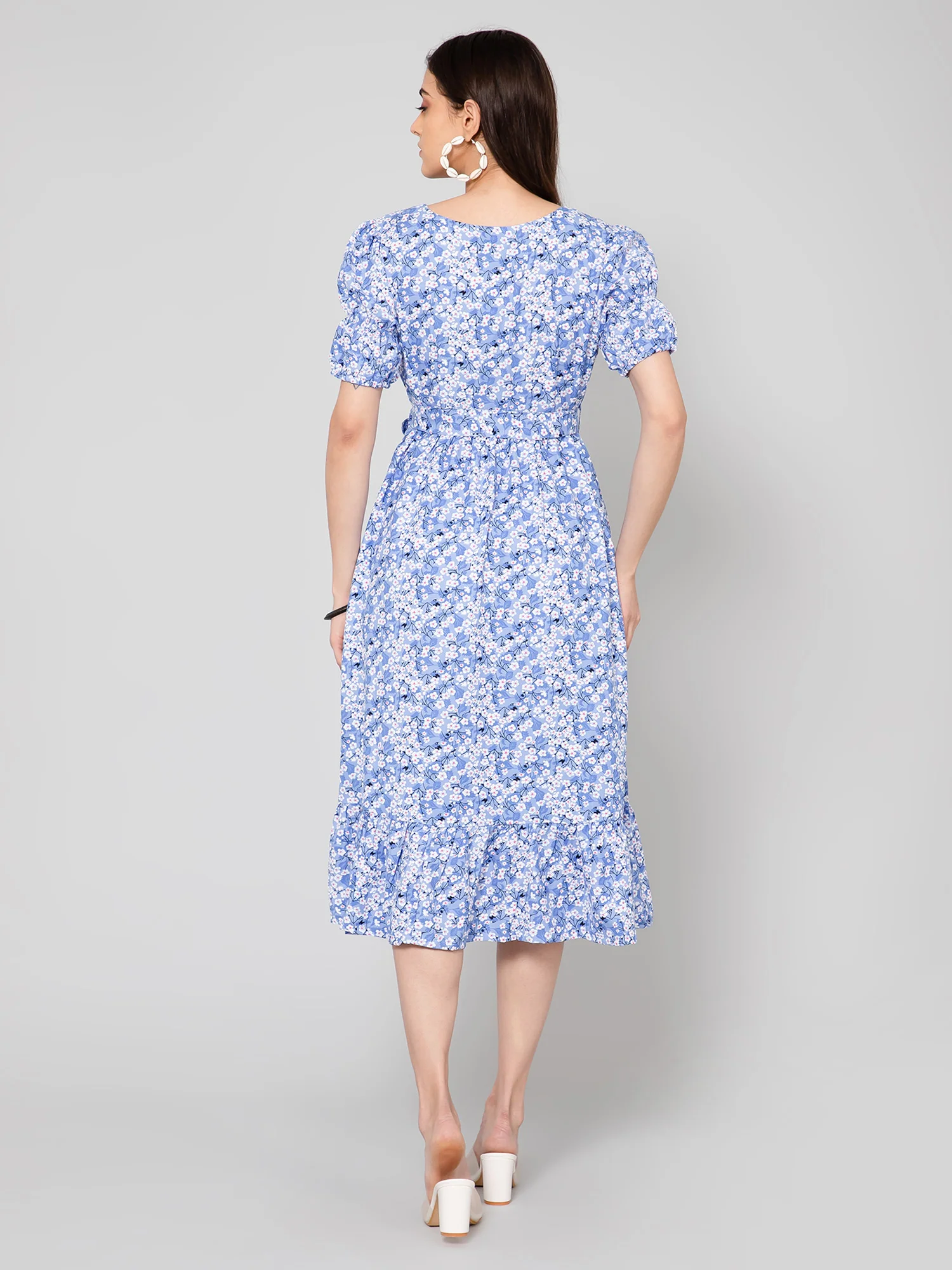 Women's Casual Square neck Blue Ditsy Floral Print Fit & Flared Dress - Image 4