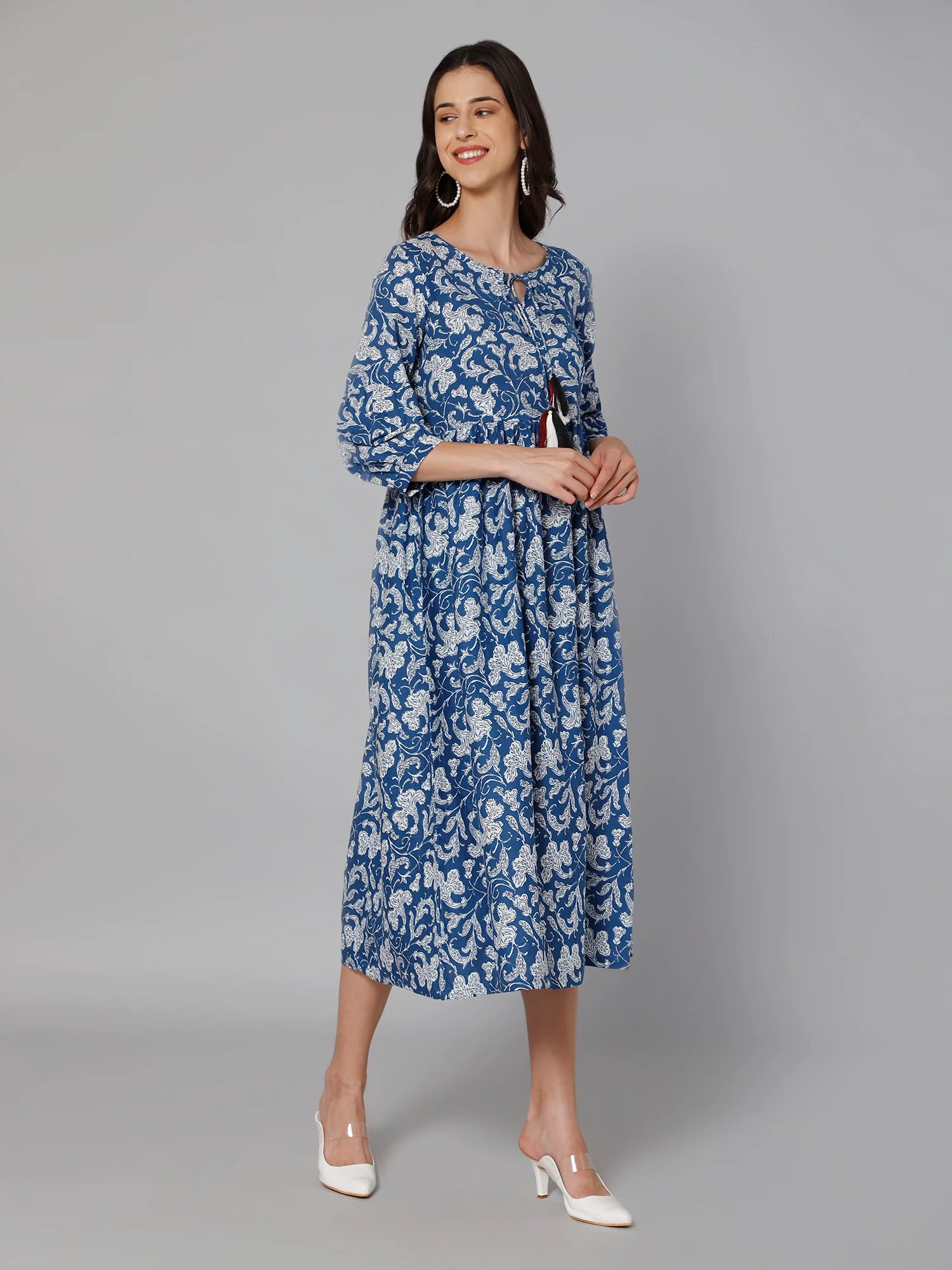 Women's Casual Tie up neck Blue Floral Print Fit & Flared Dress - Image 3