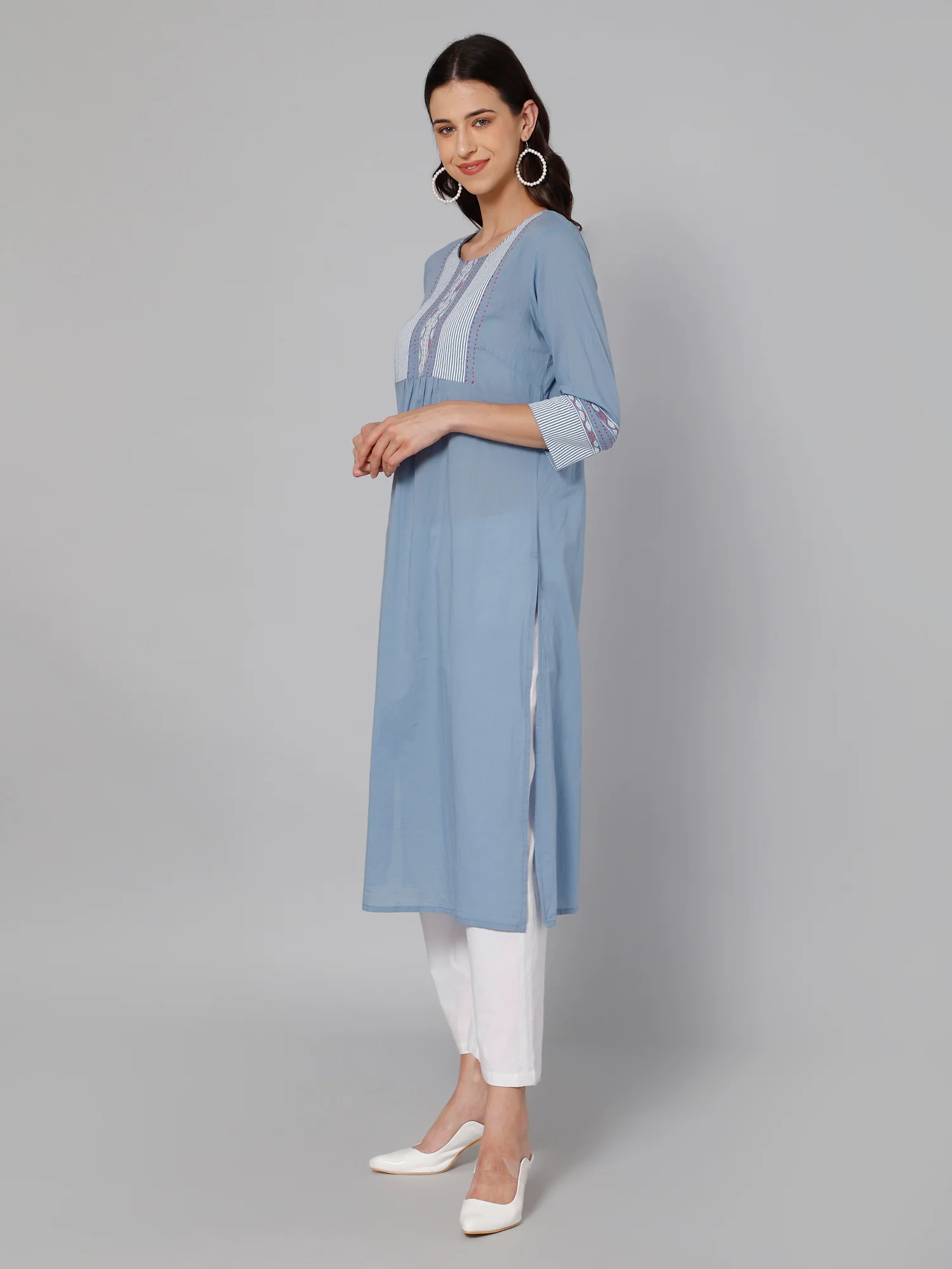 Women's Casual Round neck Blueprint Embroidered Knee length Kurti - Image 3