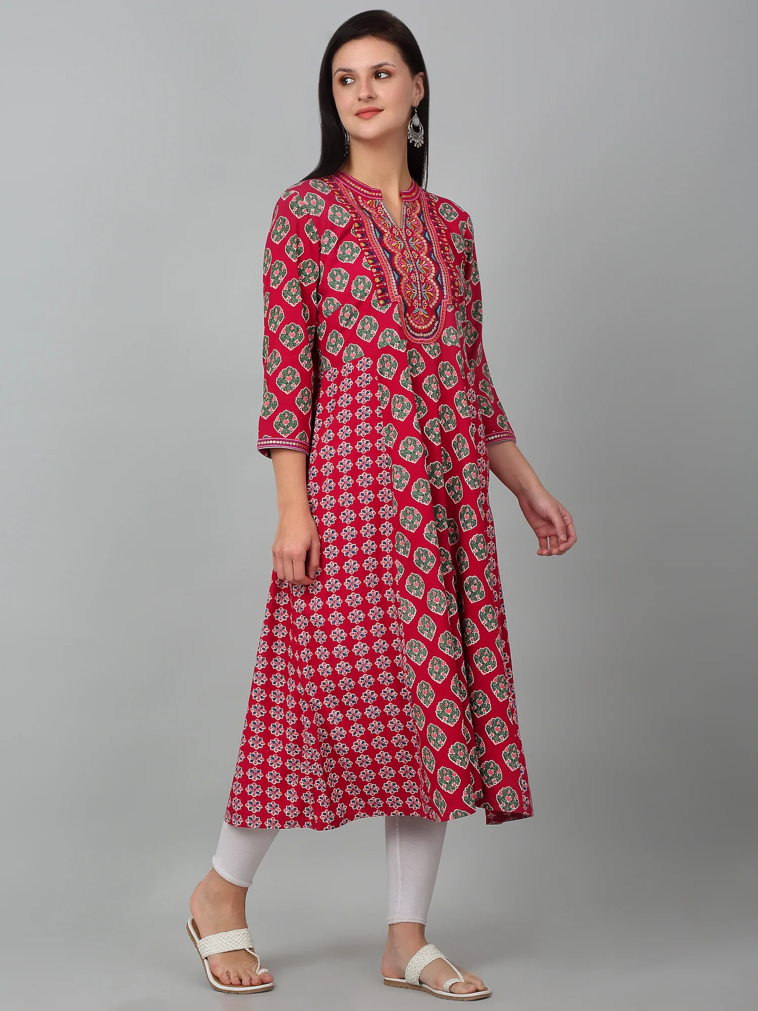 Women Fuchsia Printed V Neck Long Kurti - Image 3