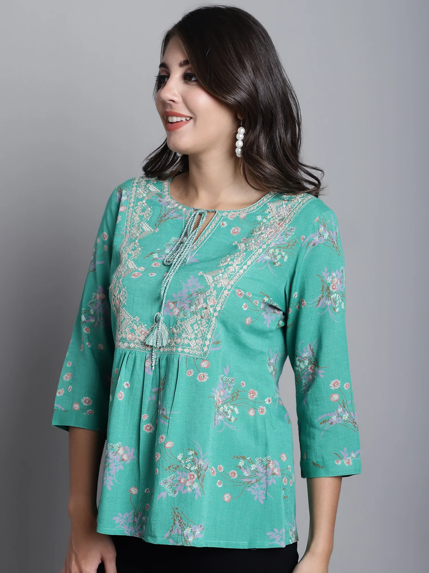 Women's Casual Green Floral Print Round neck with tie up Top - Image 3