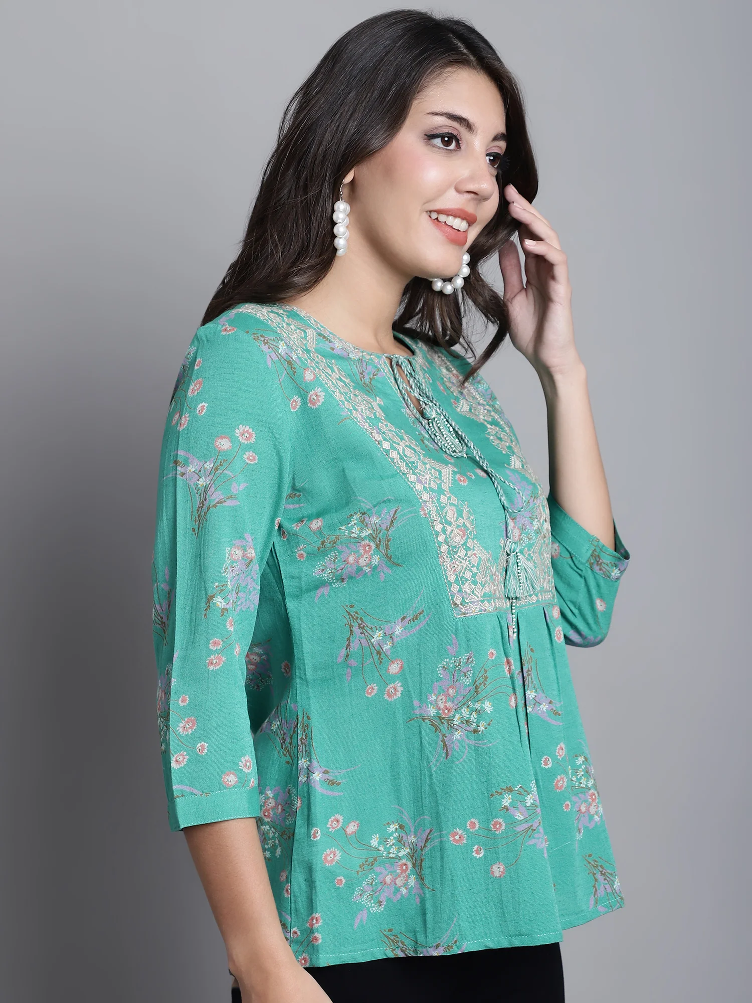 Women's Casual Green Floral Print Round neck with tie up Top - Image 4