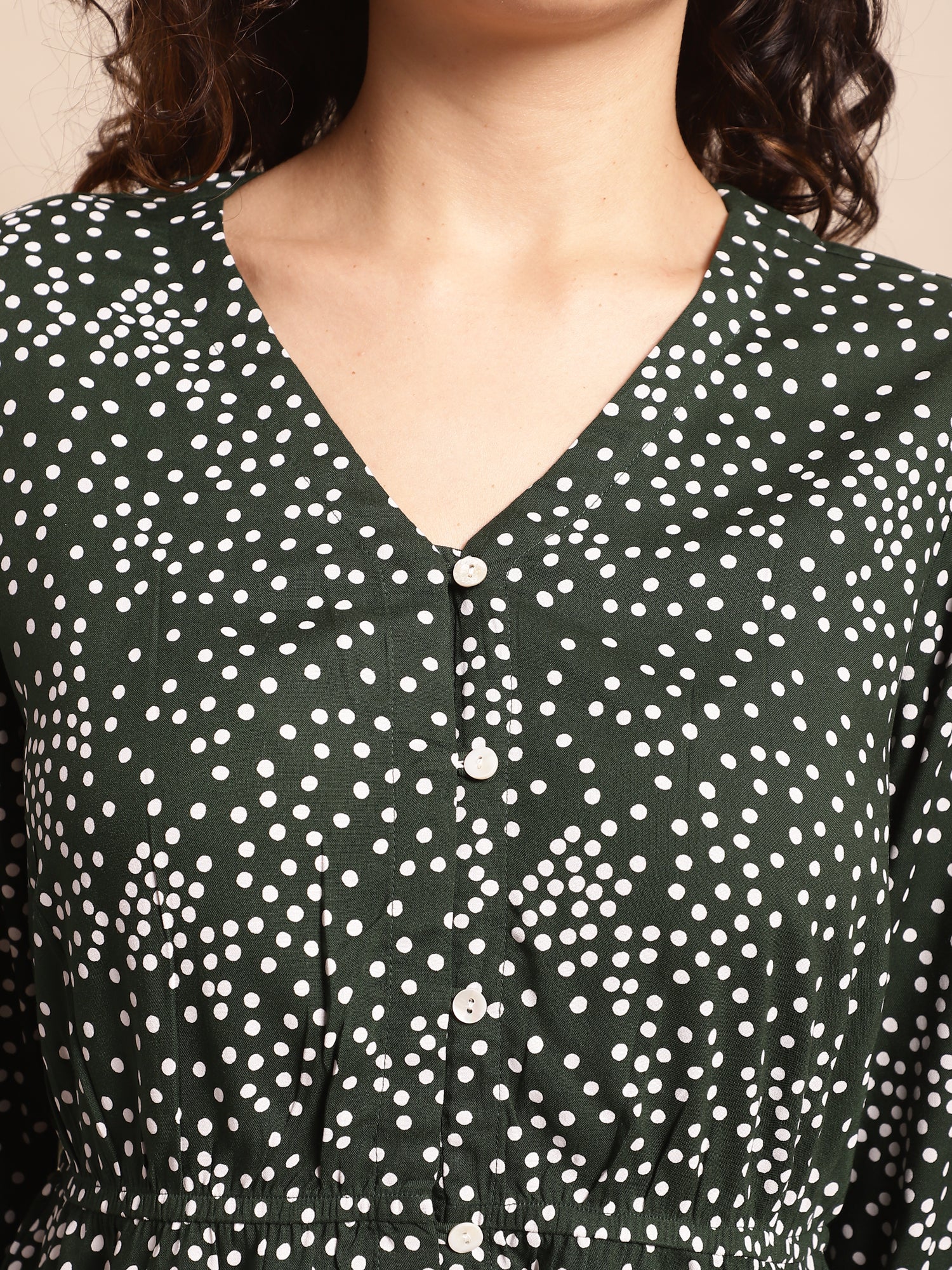 Women's Casual  Green Polka dot Print V neck Top - Image 5