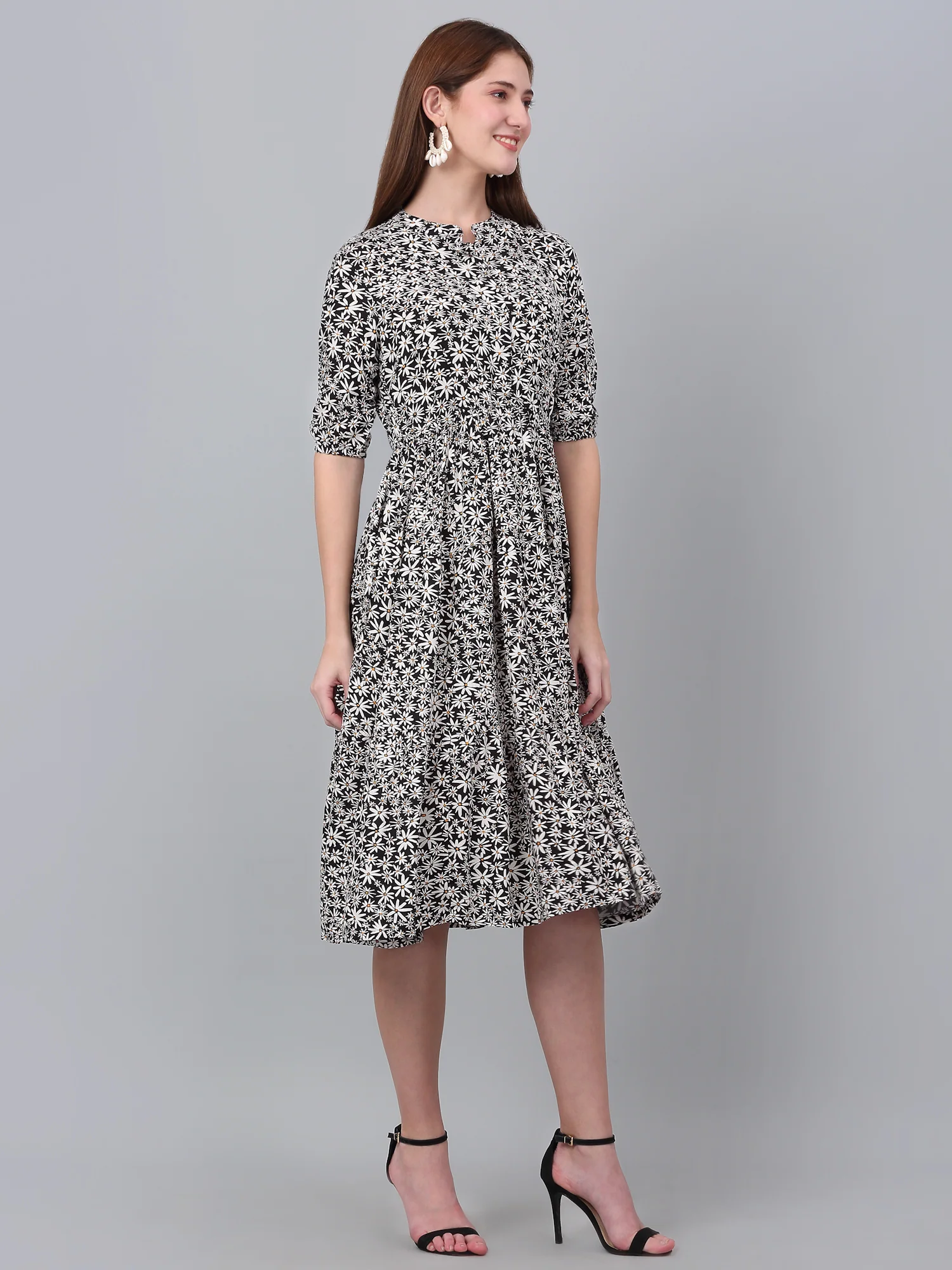 Women's Casual Round neck Black Floral Print Fit & Flared Dress - Image 4